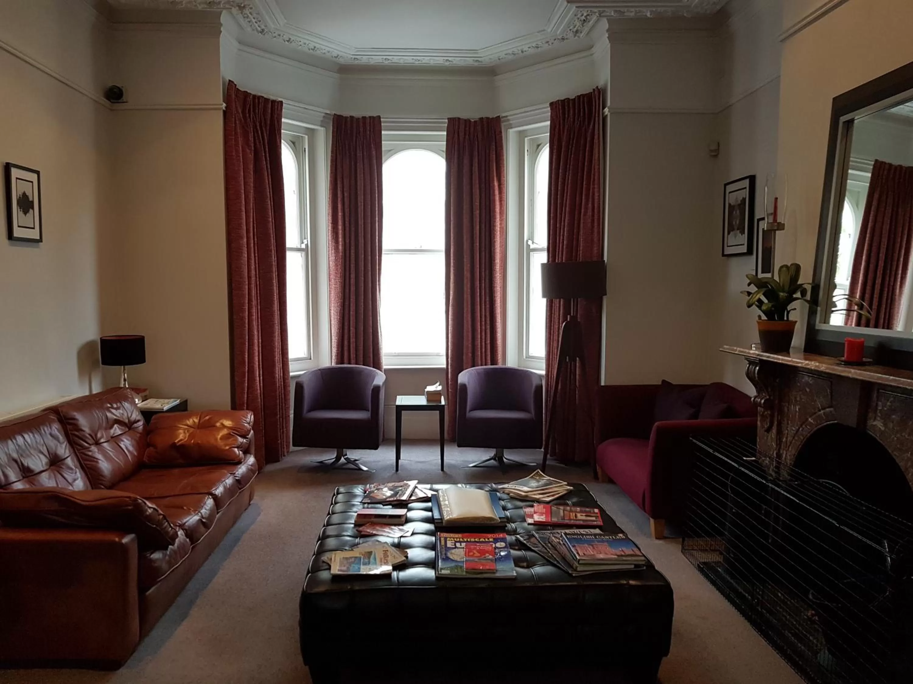 Communal lounge/ TV room in The Relish