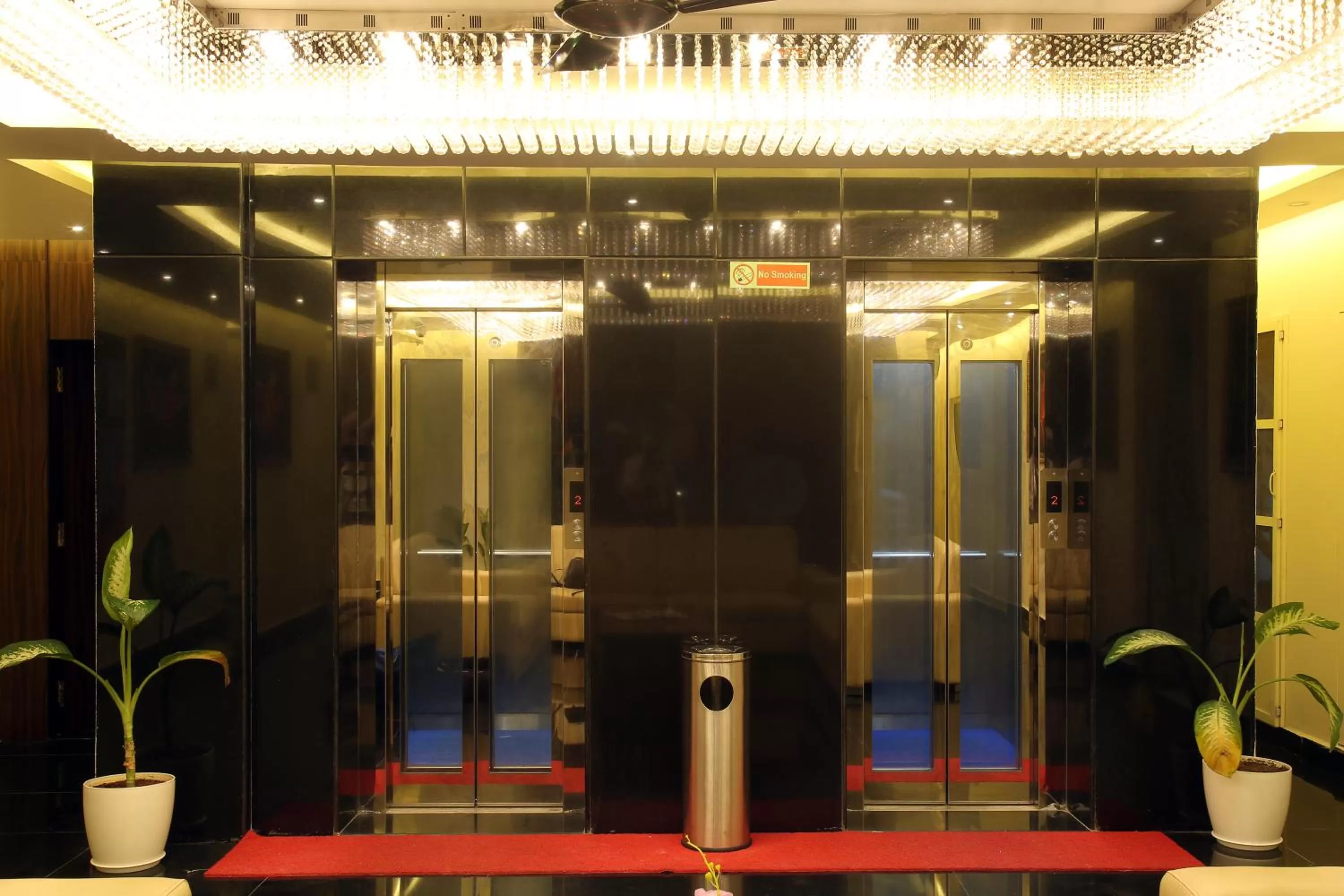 elevator in PARK SIGNATURE HOTELS - Royal Benza