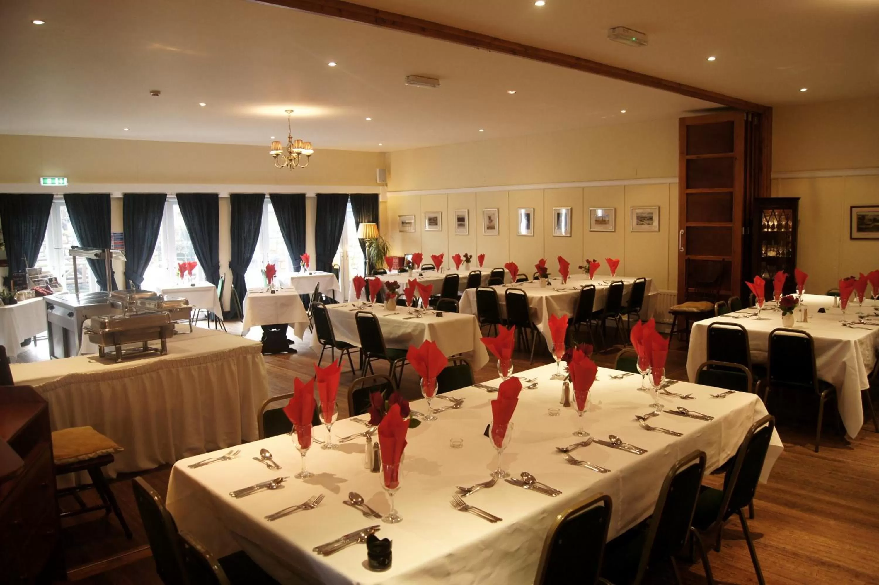 Restaurant/places to eat in Auld Cross Keys Inn