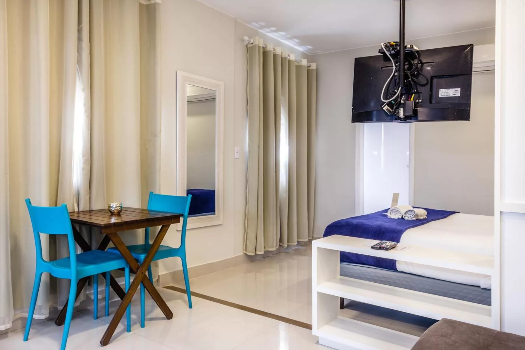 Meals in Injoy Suítes & Aparts