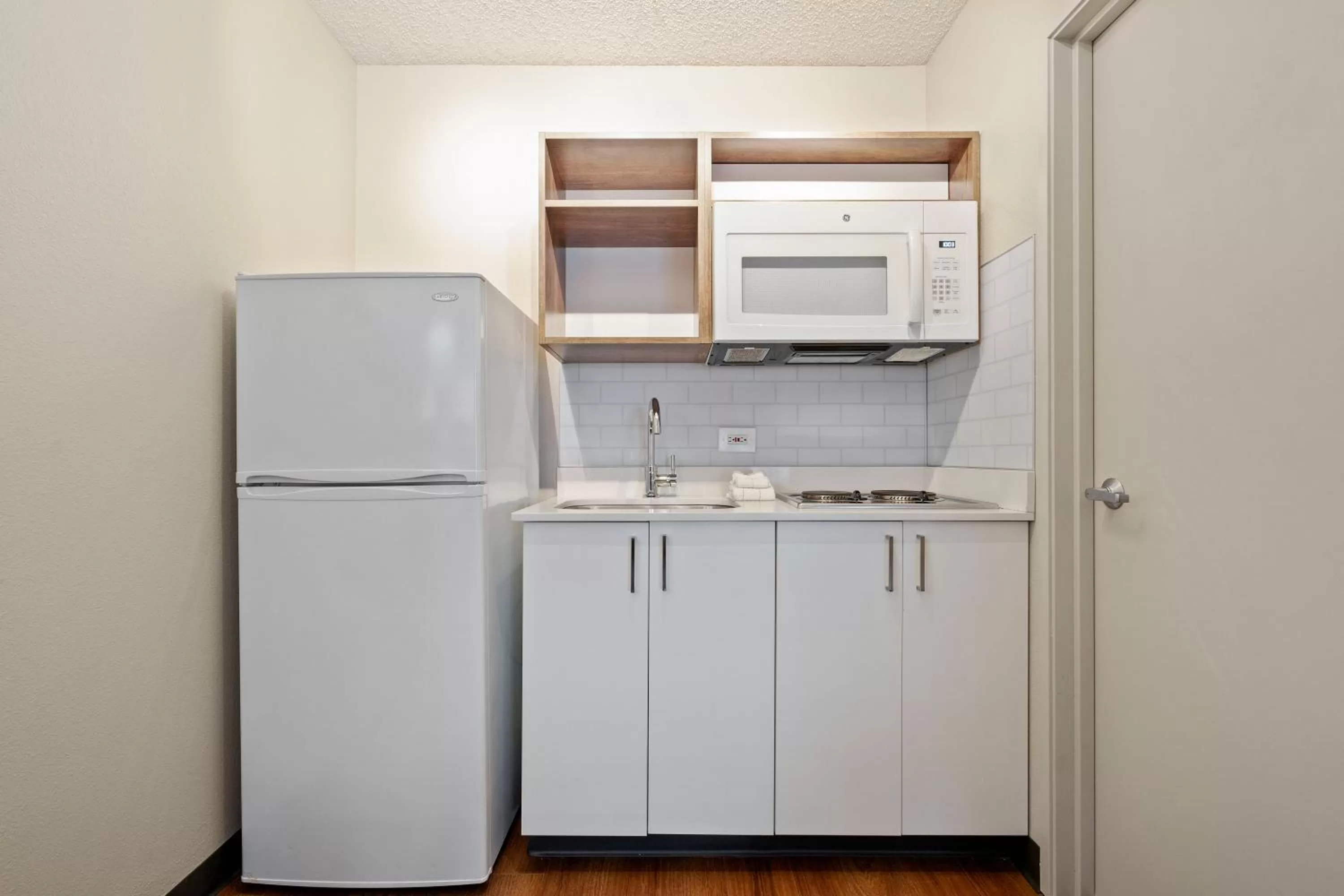 Kitchen or kitchenette in Extended Stay America Suites - Seattle - Redmond