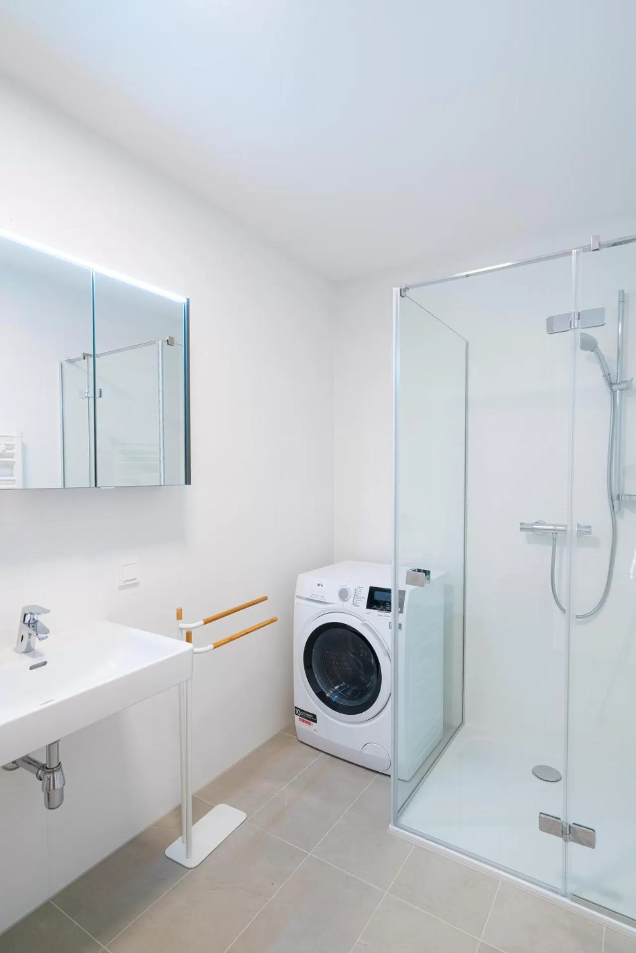 Bathroom in Vienna Residence, Marina Tower - Danube