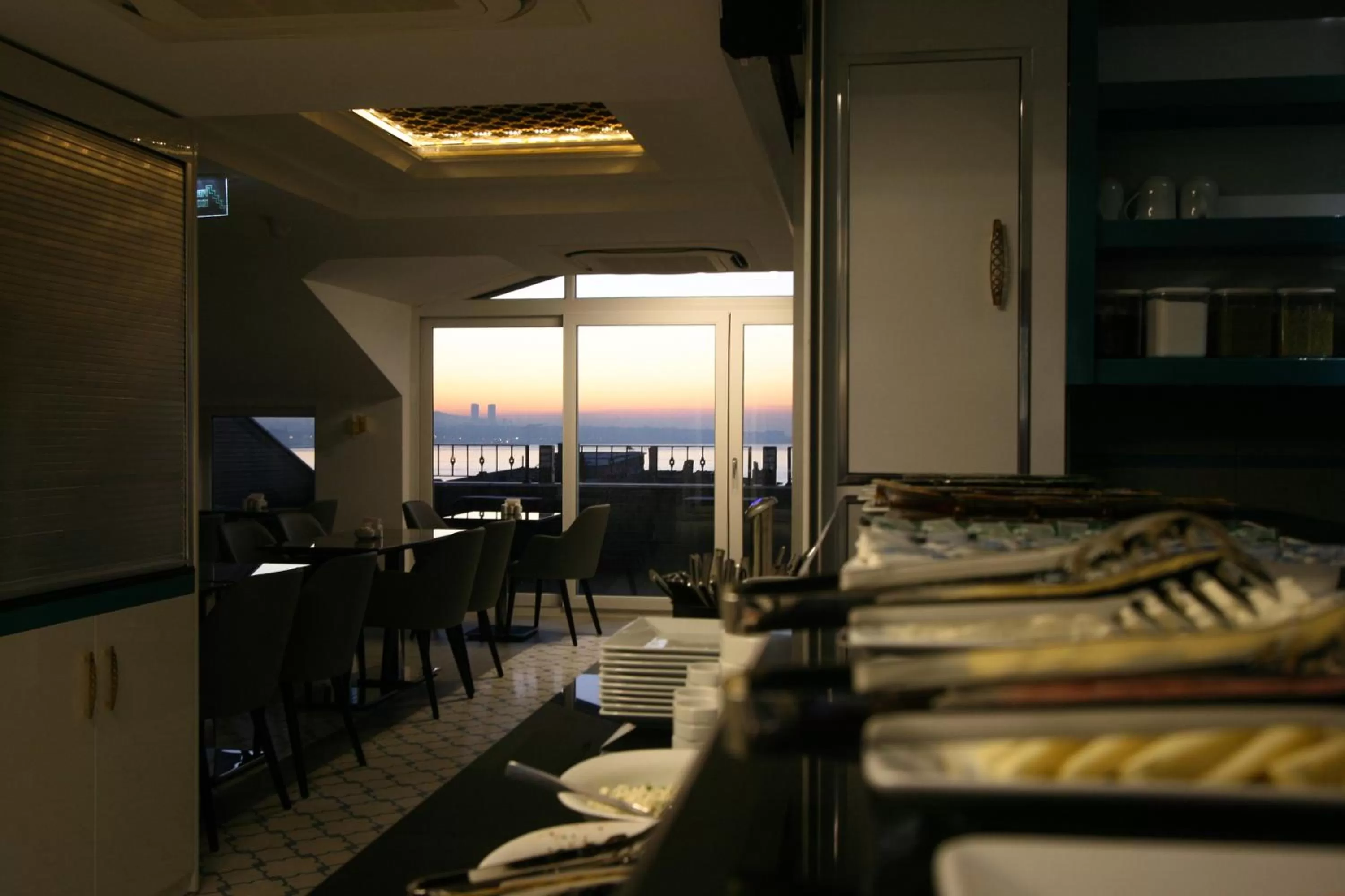 Restaurant/Places to Eat in Ligos