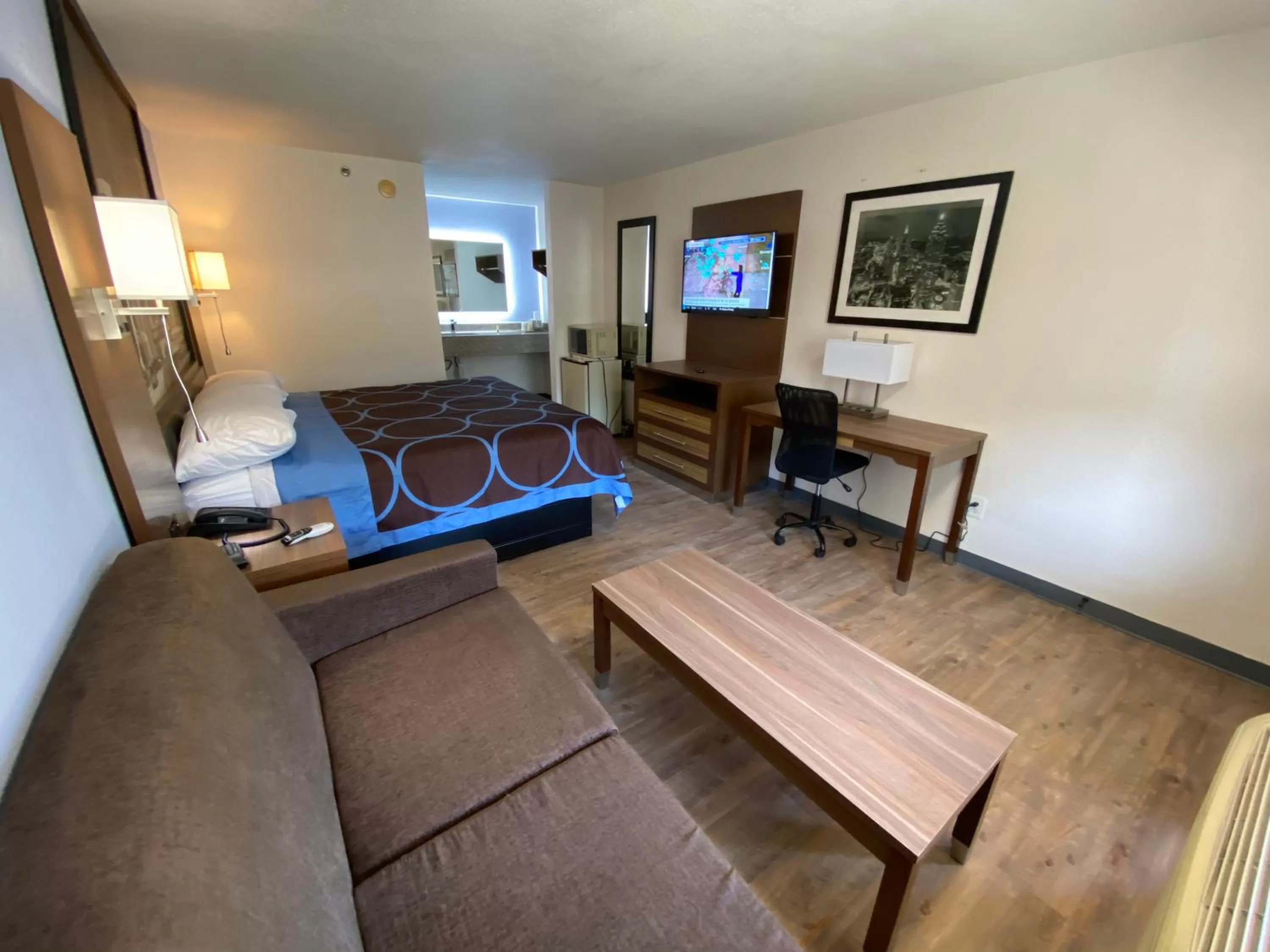 Photo of the whole room, Bed in Super 8 by Wyndham Marietta/West/Atl Area