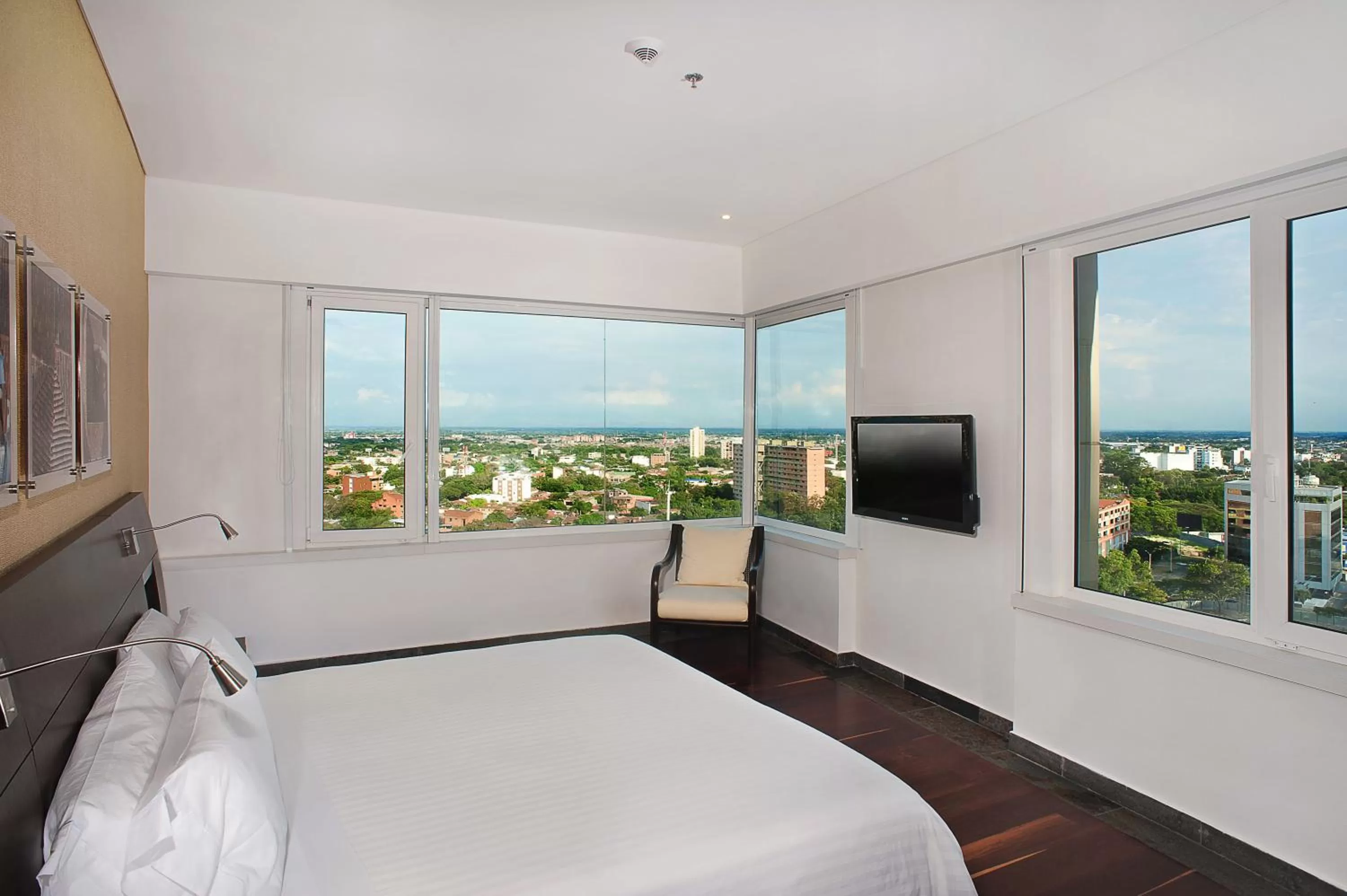 Day, Bed in Hotel Spiwak Chipichape Cali