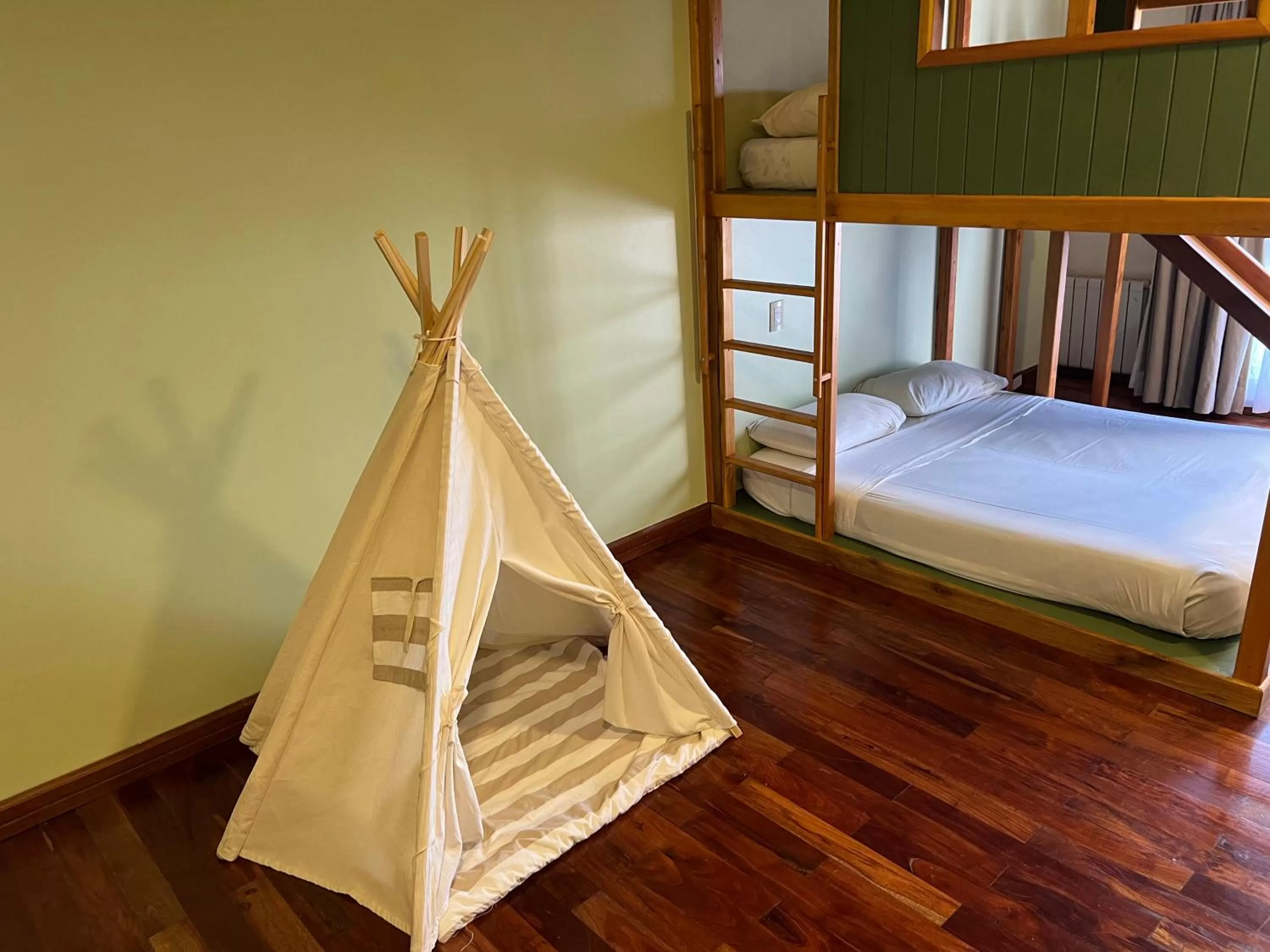 Bed in Hotel Saint George