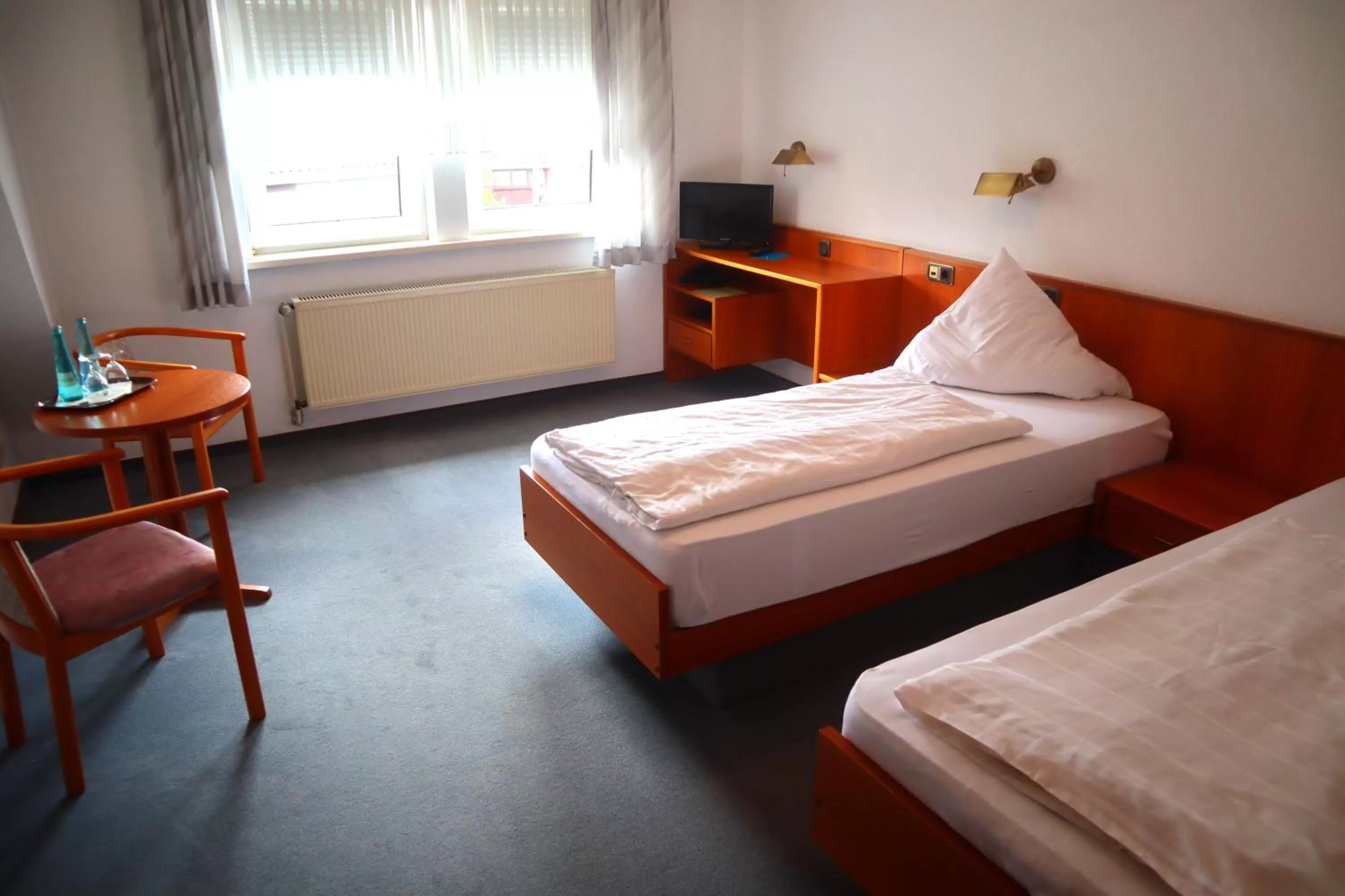 Photo of the whole room, Bed in Pension Zur Harburg