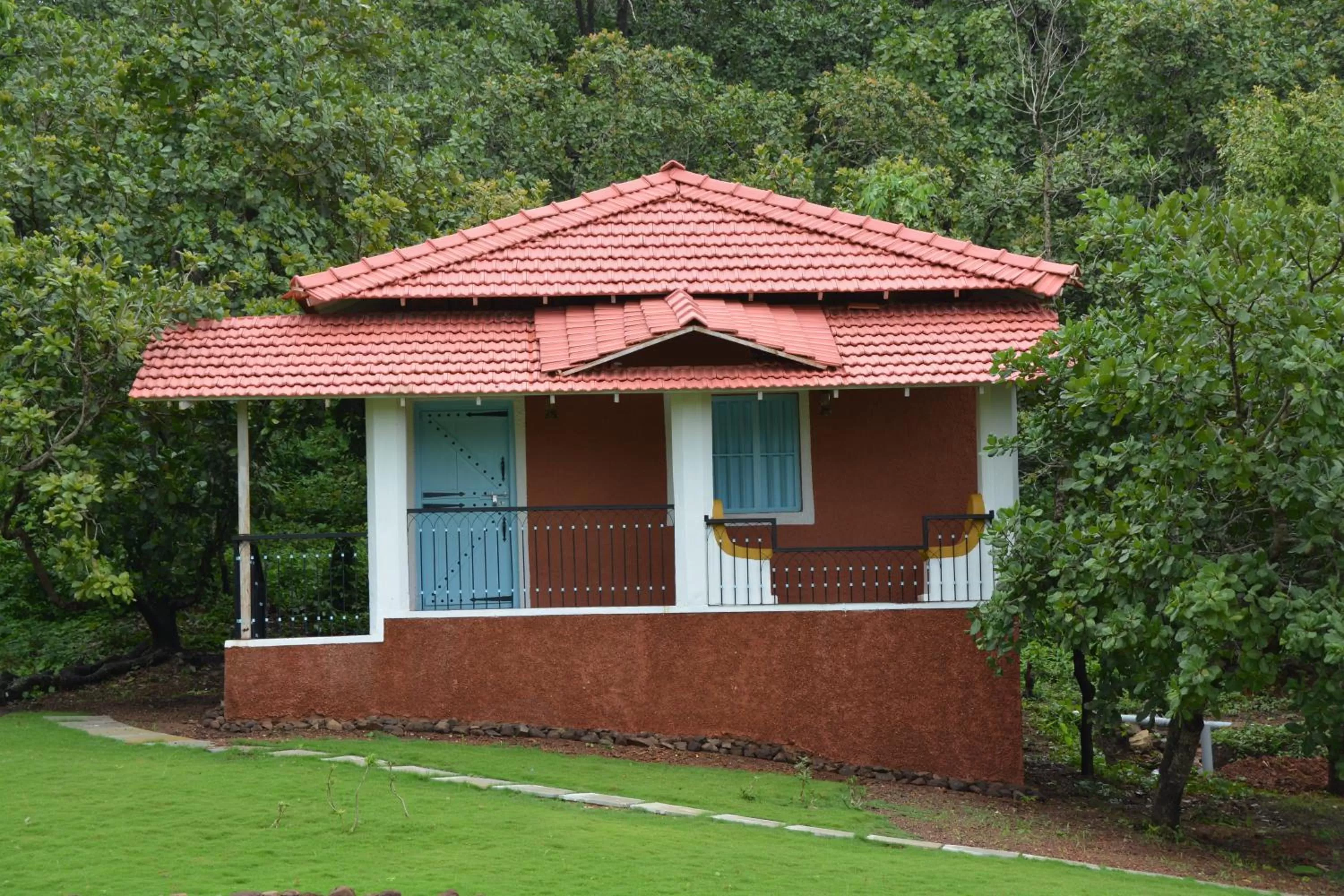 Property building in Porsu