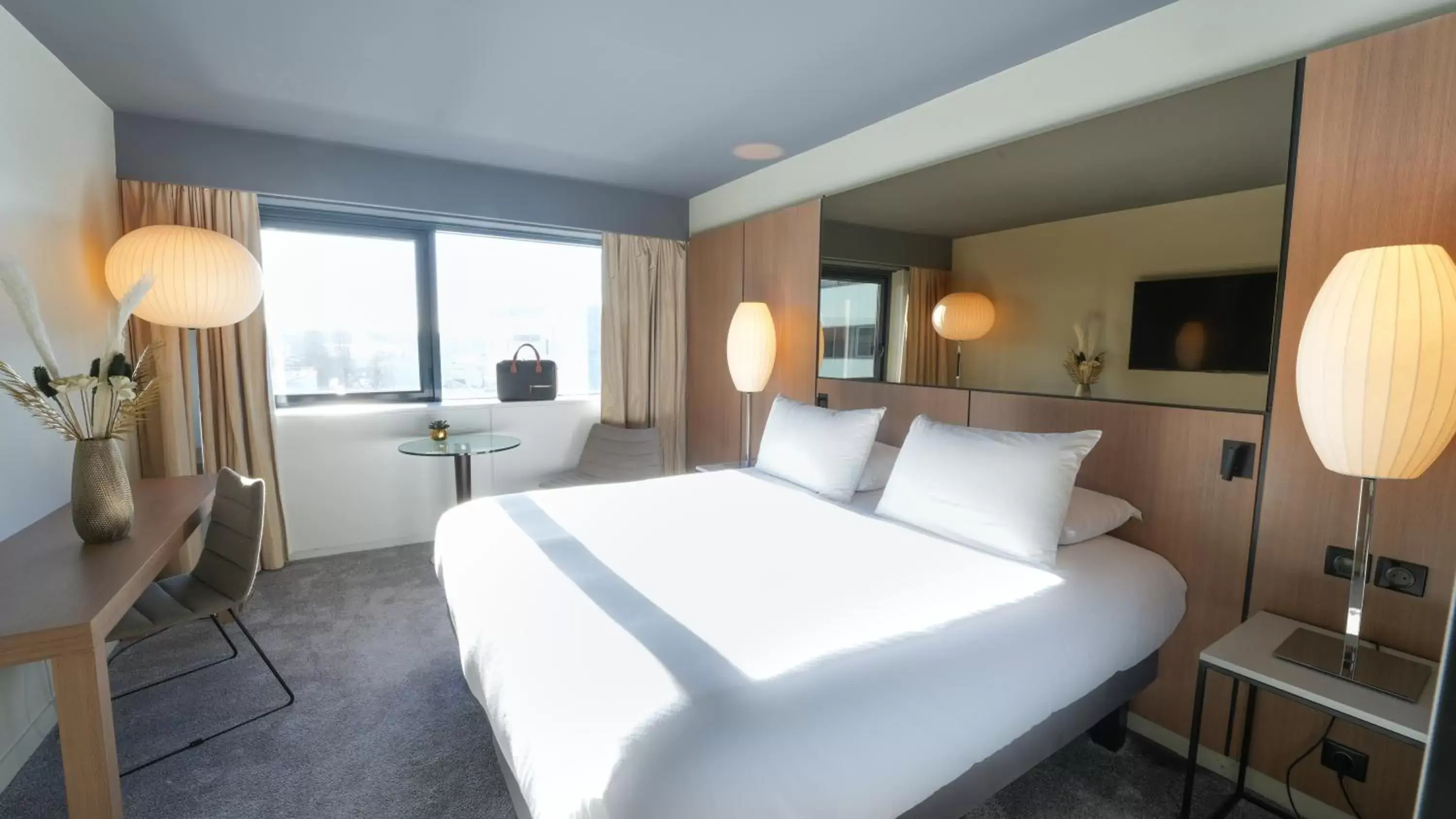 Deluxe King Room in Pullman Bordeaux Lac Deluxe King Room in Pullman Bordeaux Lac