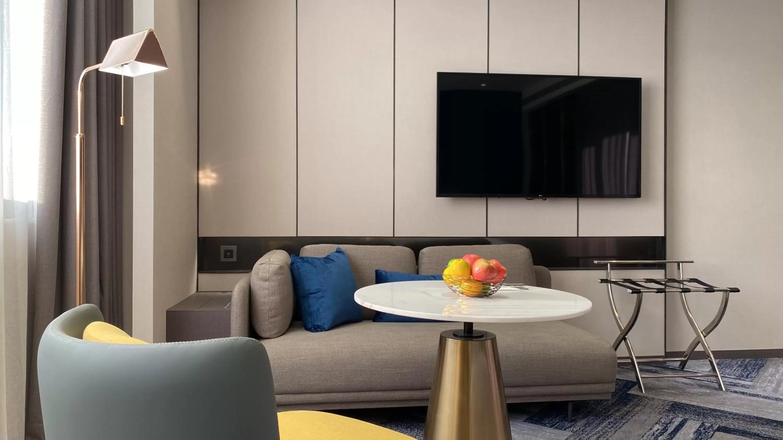 TV and multimedia in Monarch Plaza Hotel