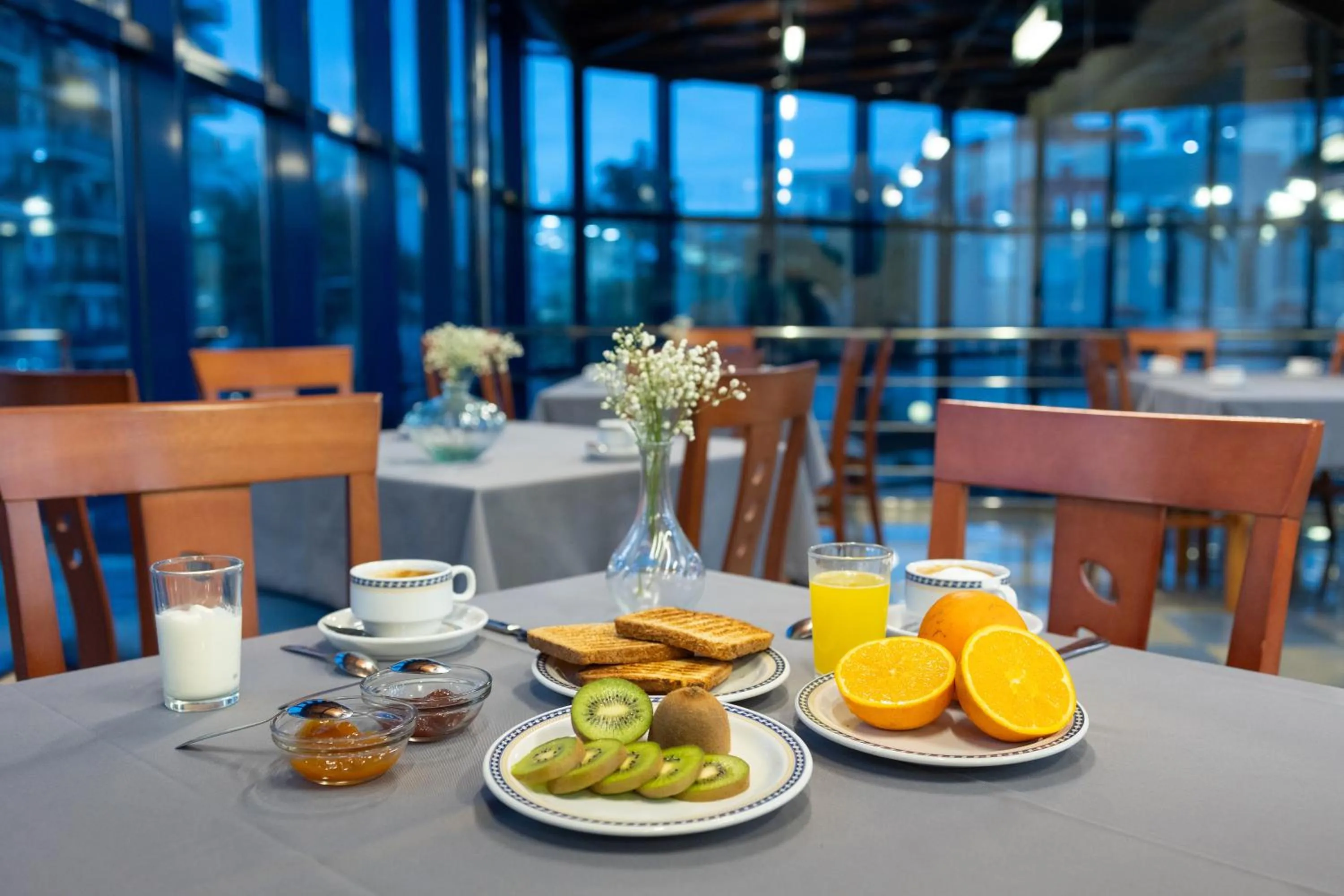 Restaurant/places to eat in Hotel Cibeles Playa