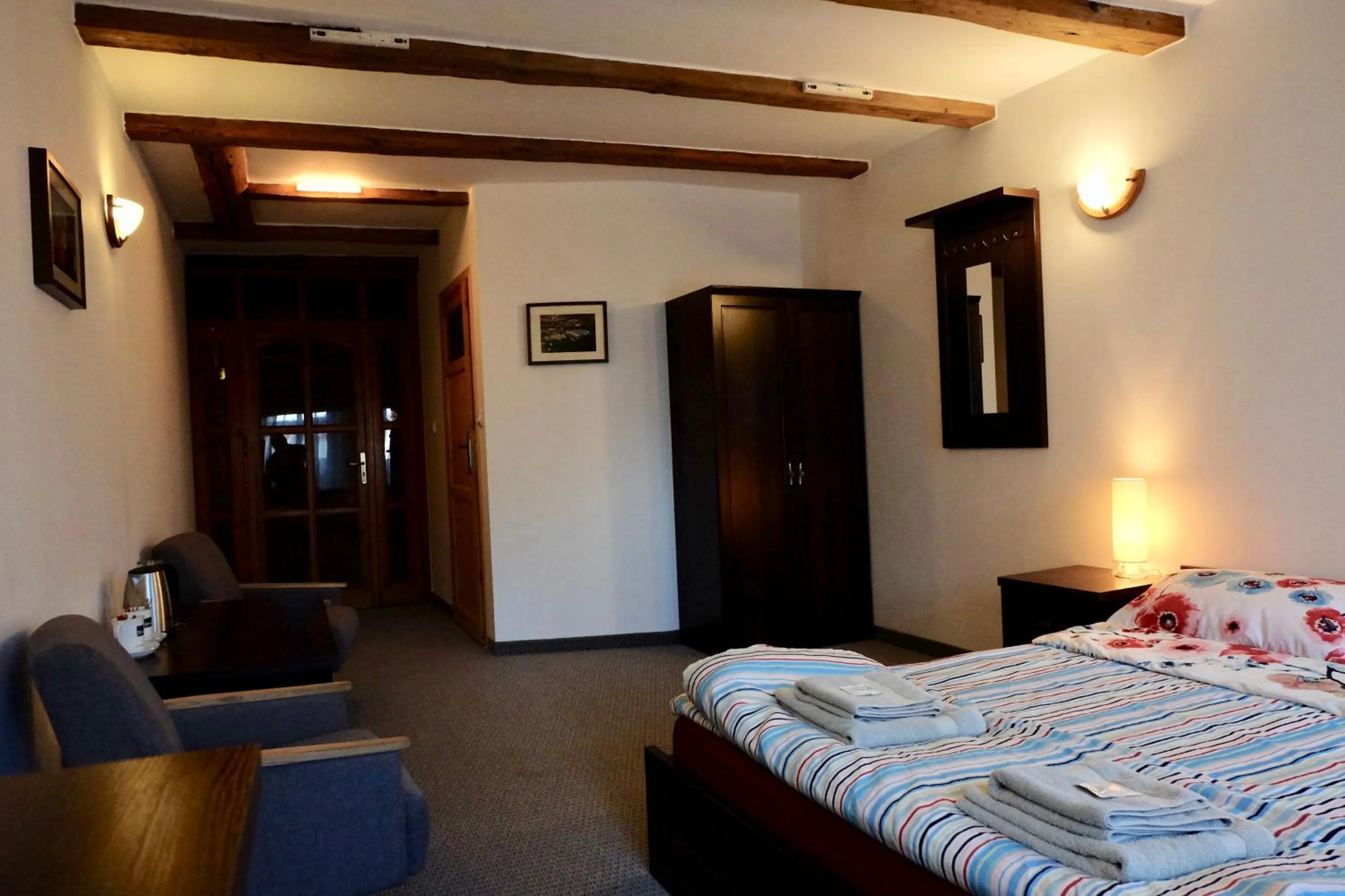 Photo of the whole room, Bed in Academus Pub & Guest House