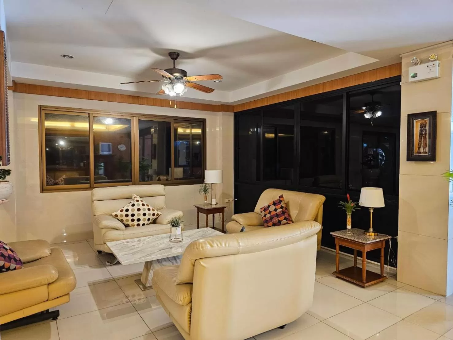 Seating area, Lobby/Reception in Dynasty Inn