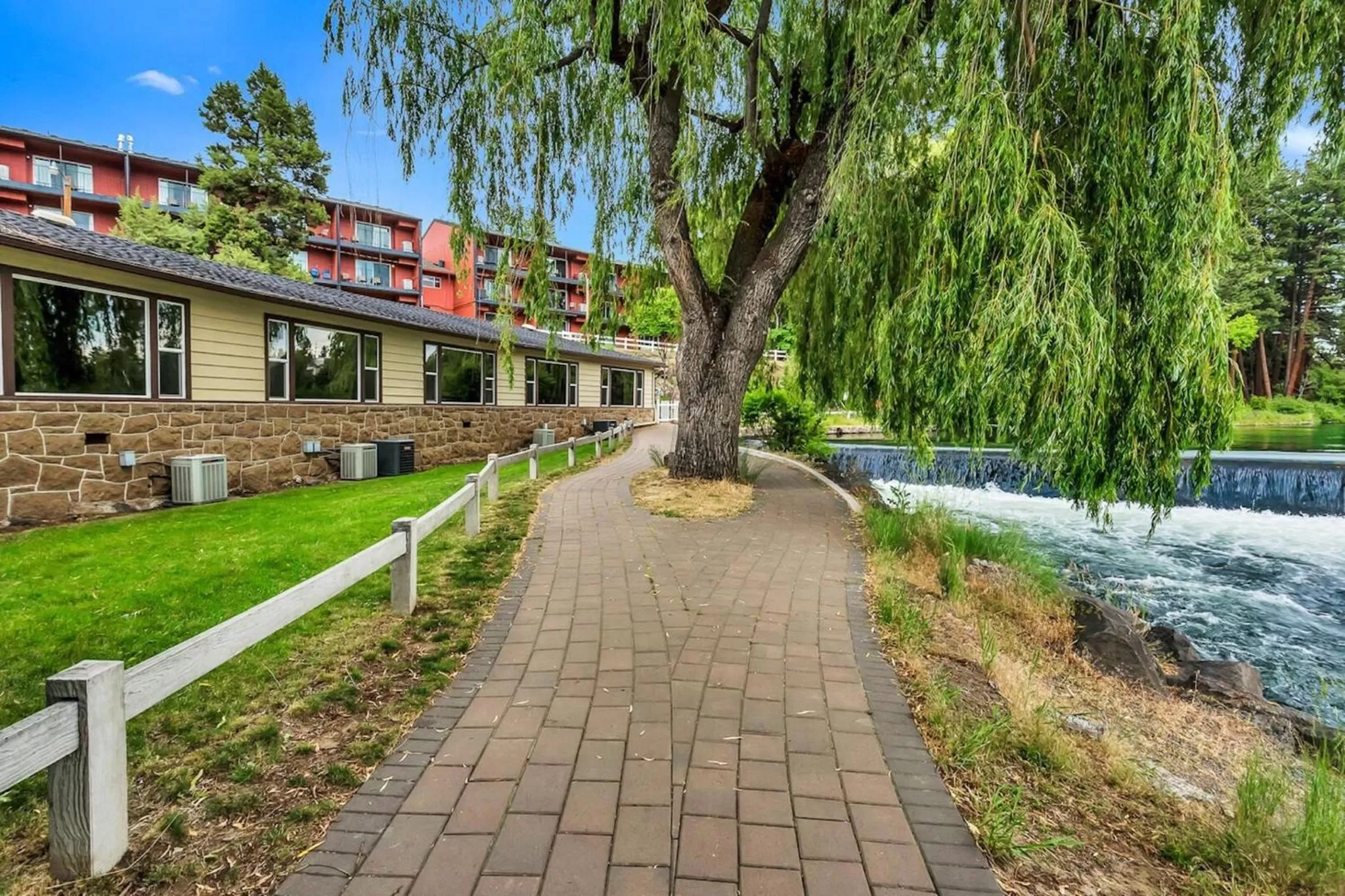 Garden, Property Building in Bend Riverside Condos