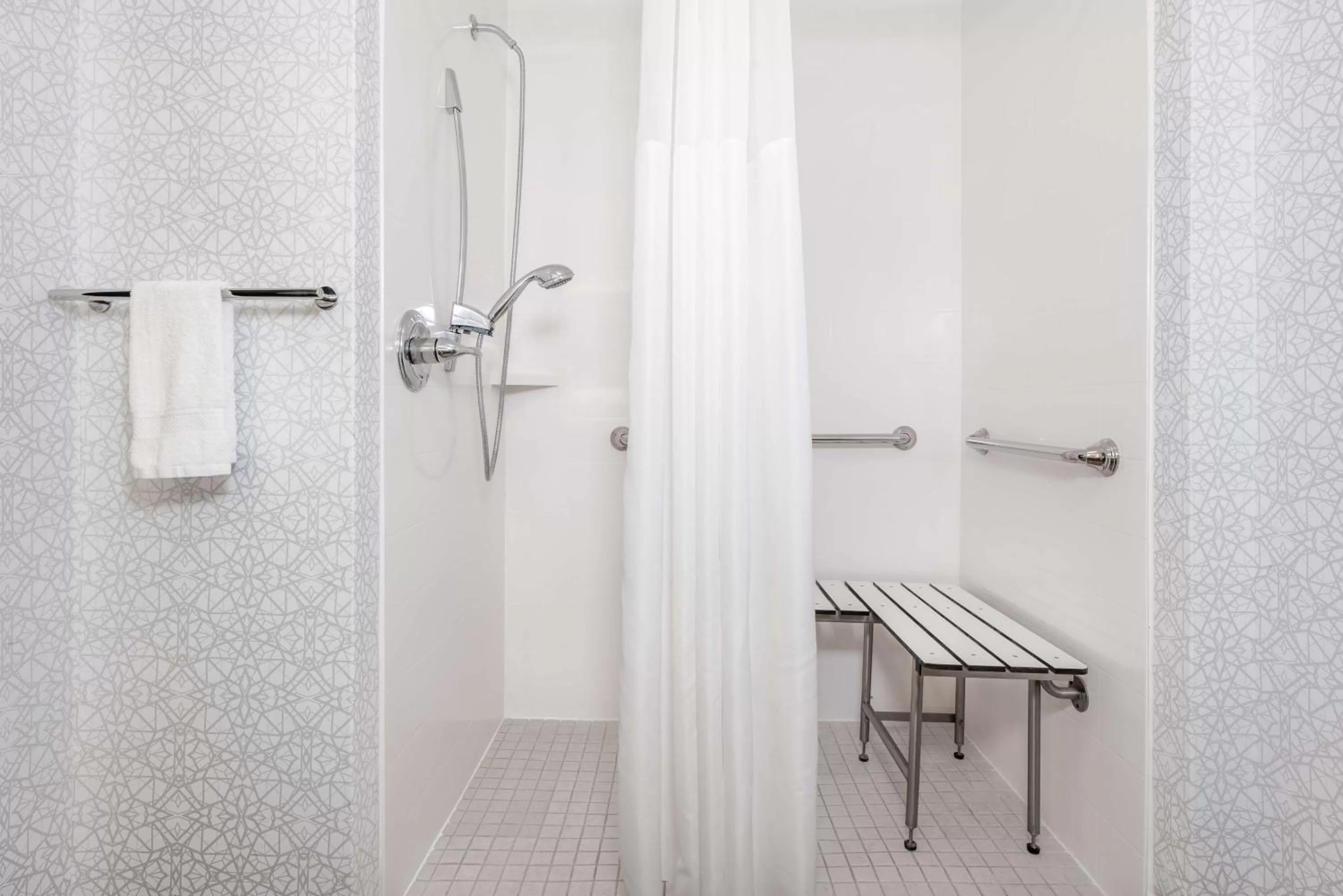 Bathroom in Hampton Inn & Suites Hopkinsville