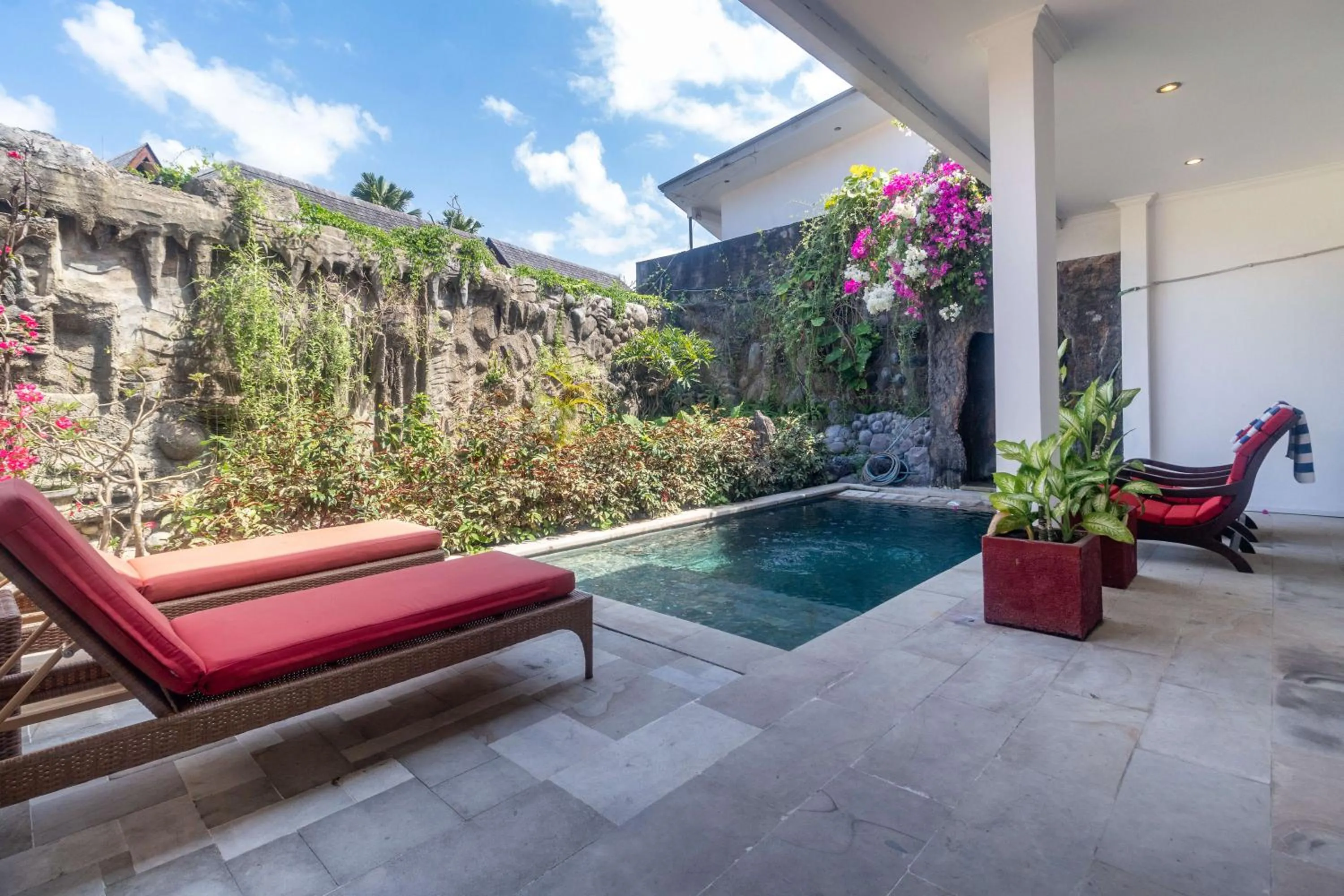 Swimming pool in Aleesha Villas and Suites
