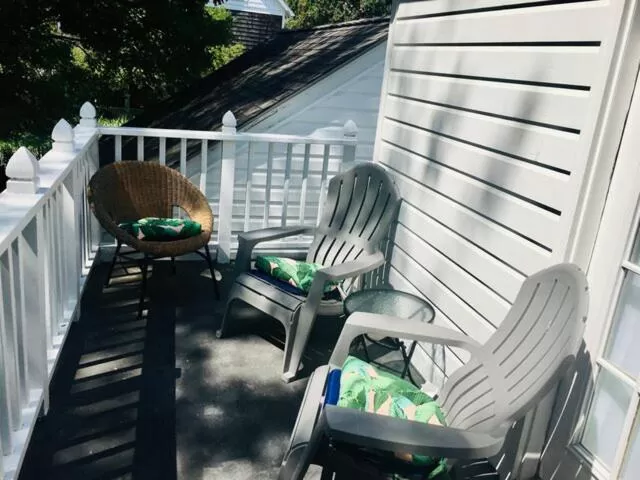 King Room with Balcony in Old Brick Inn