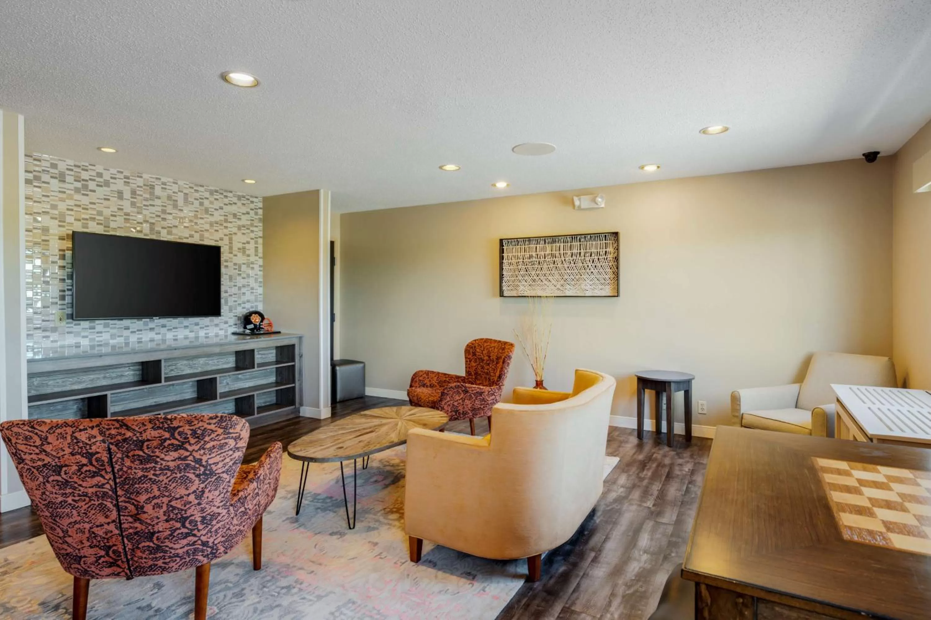 Communal lounge/ TV room in Best Western Plus Warsaw