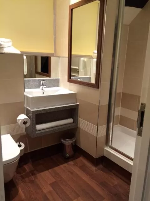 Shower, Bathroom in The Crown Wetherspoon