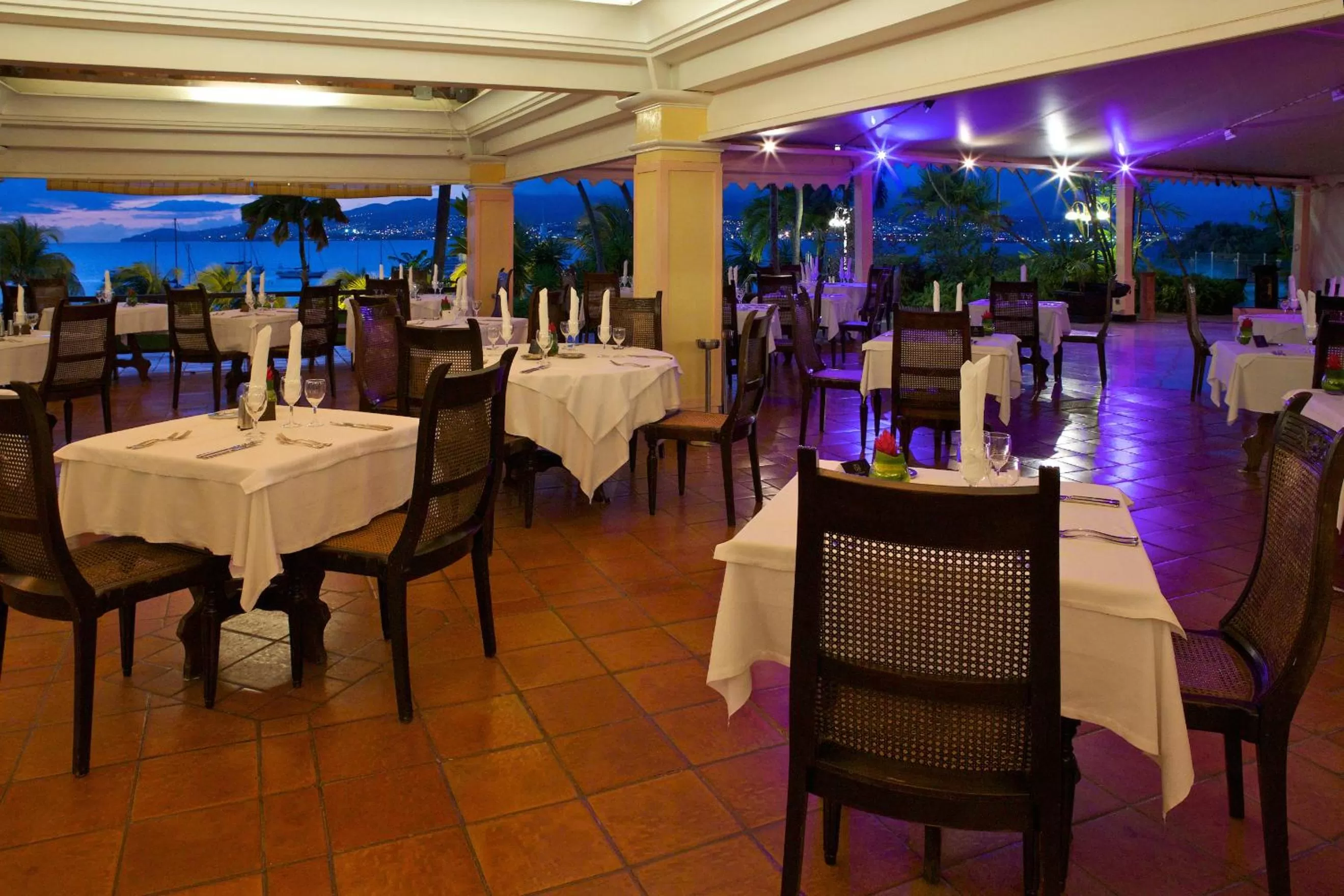 Restaurant/places to eat in Hotel Bakoua Martinique