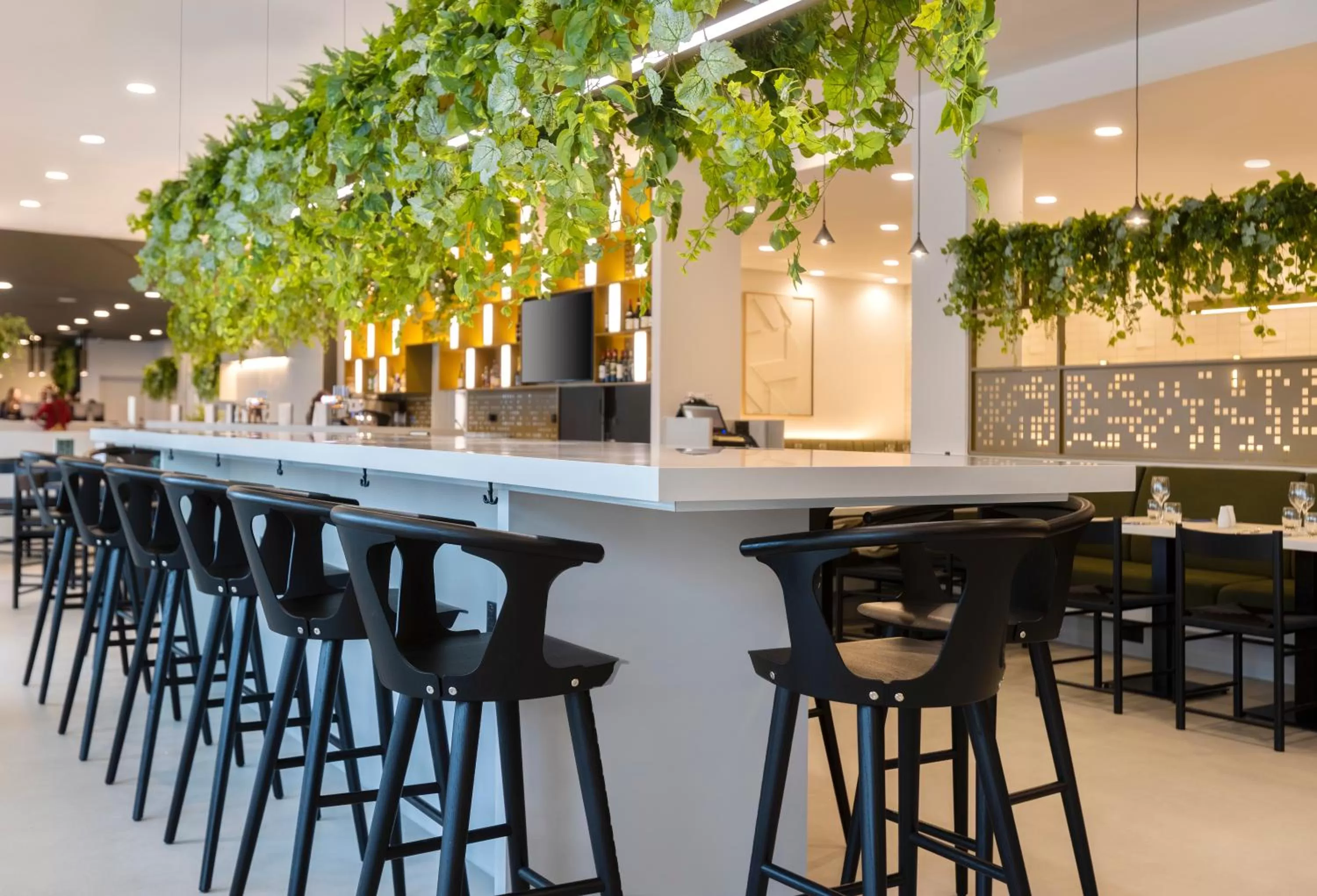 Lounge or bar in Leonardo Hotel Manchester Piccadilly