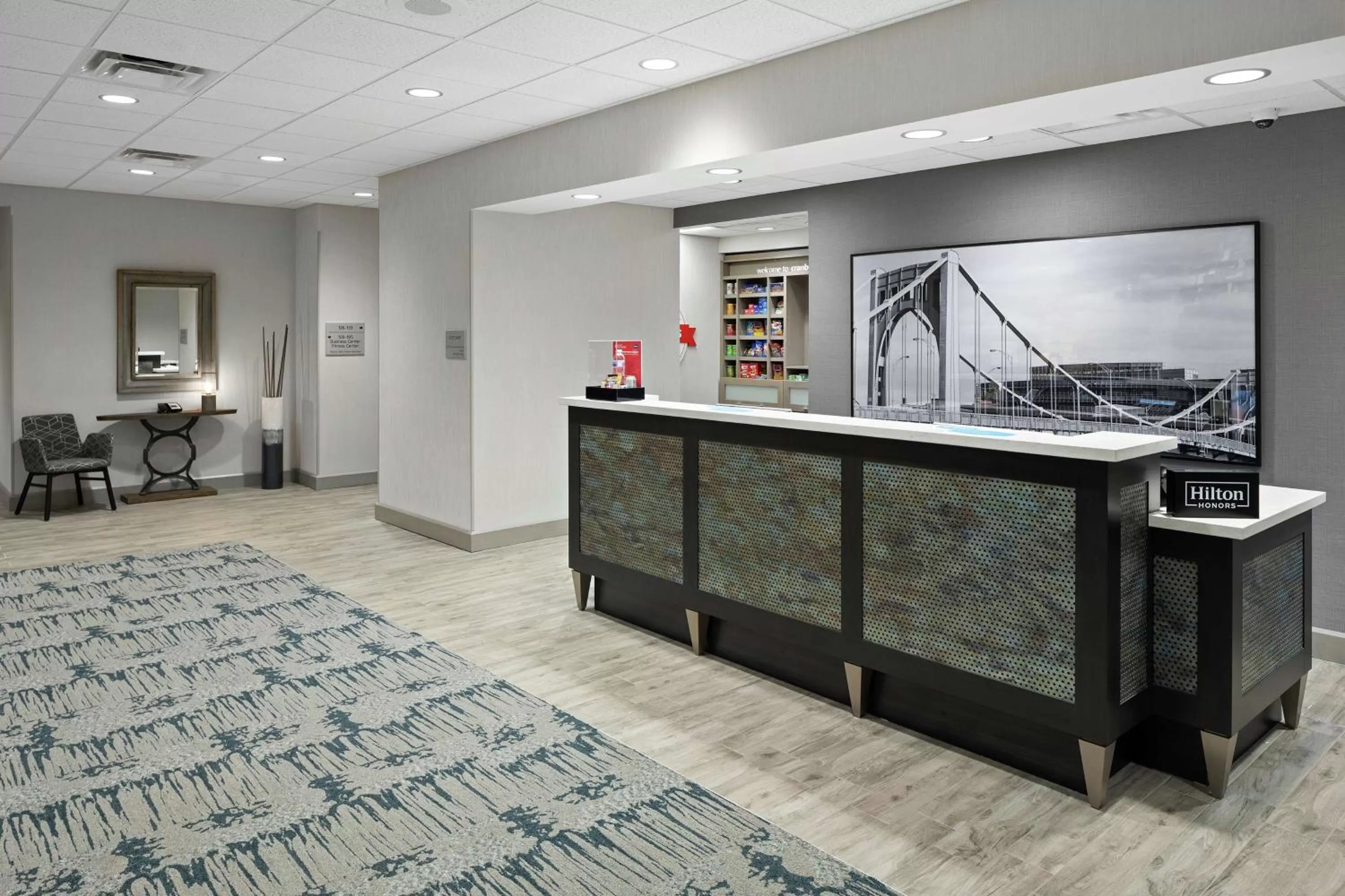 Lobby or reception in Hampton Inn & Suites Cranberry Township/Mars