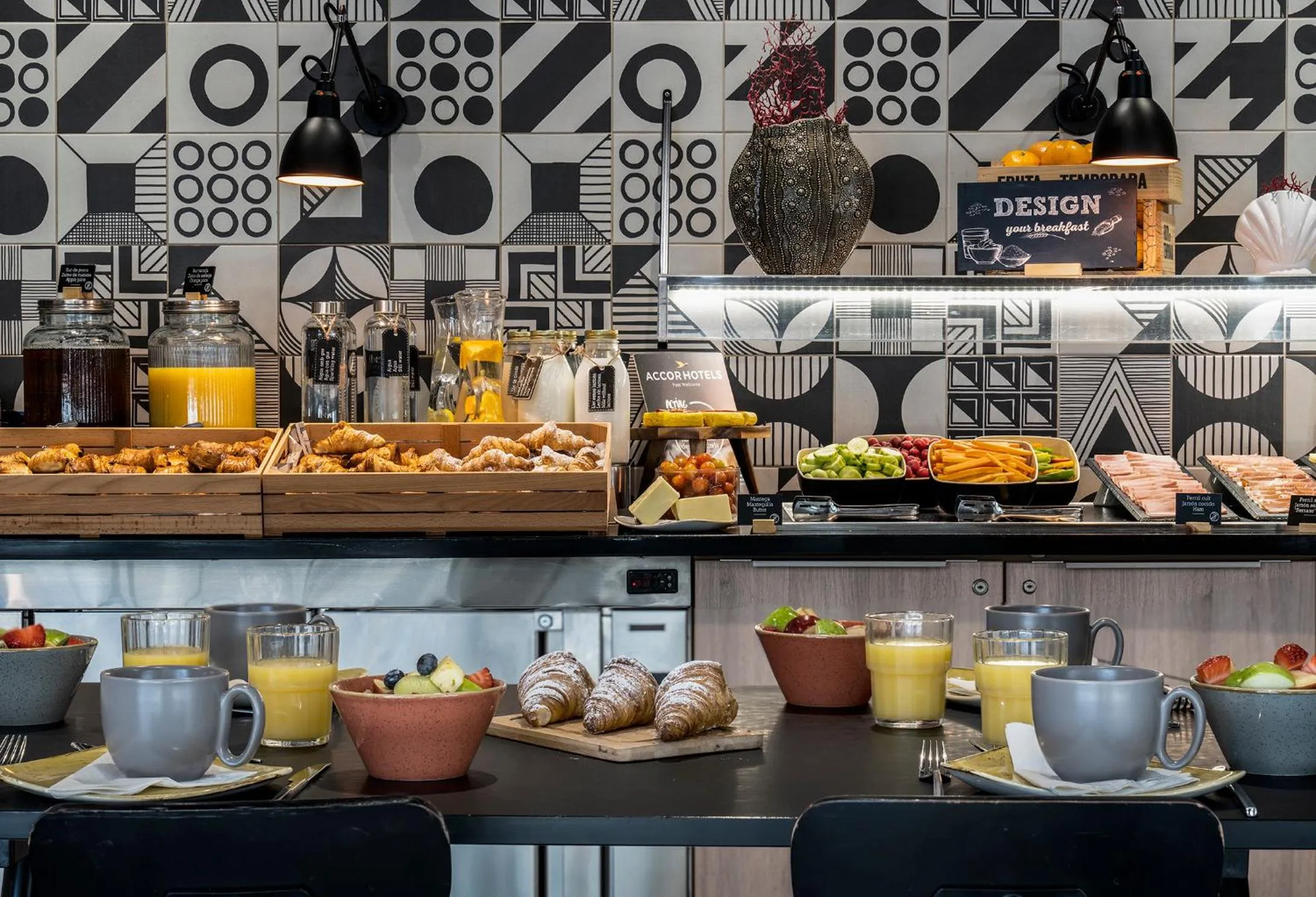 Food and drinks in ibis Styles Barcelona City Bogatell