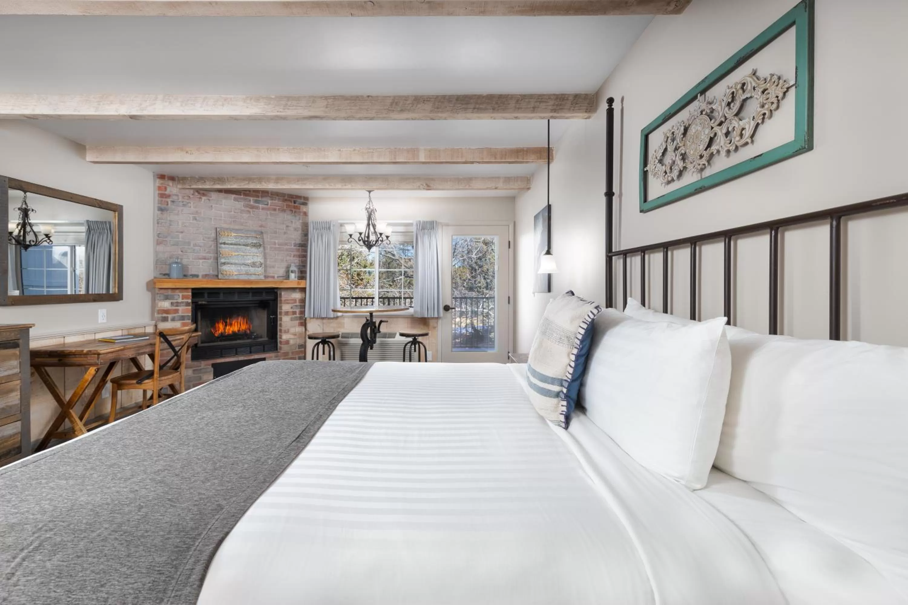 Bed in Sky Ranch Lodge