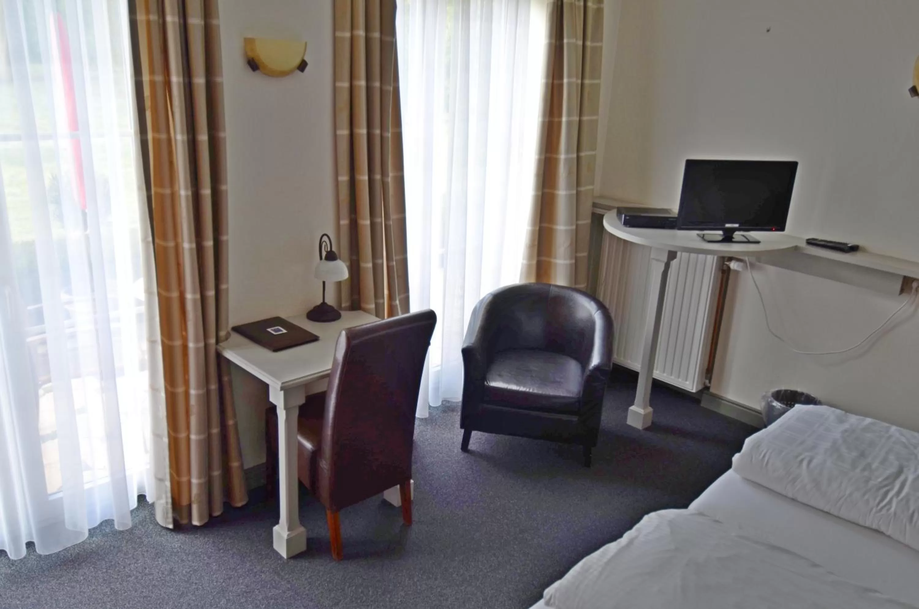 Day, Bed in Hotel Malcot