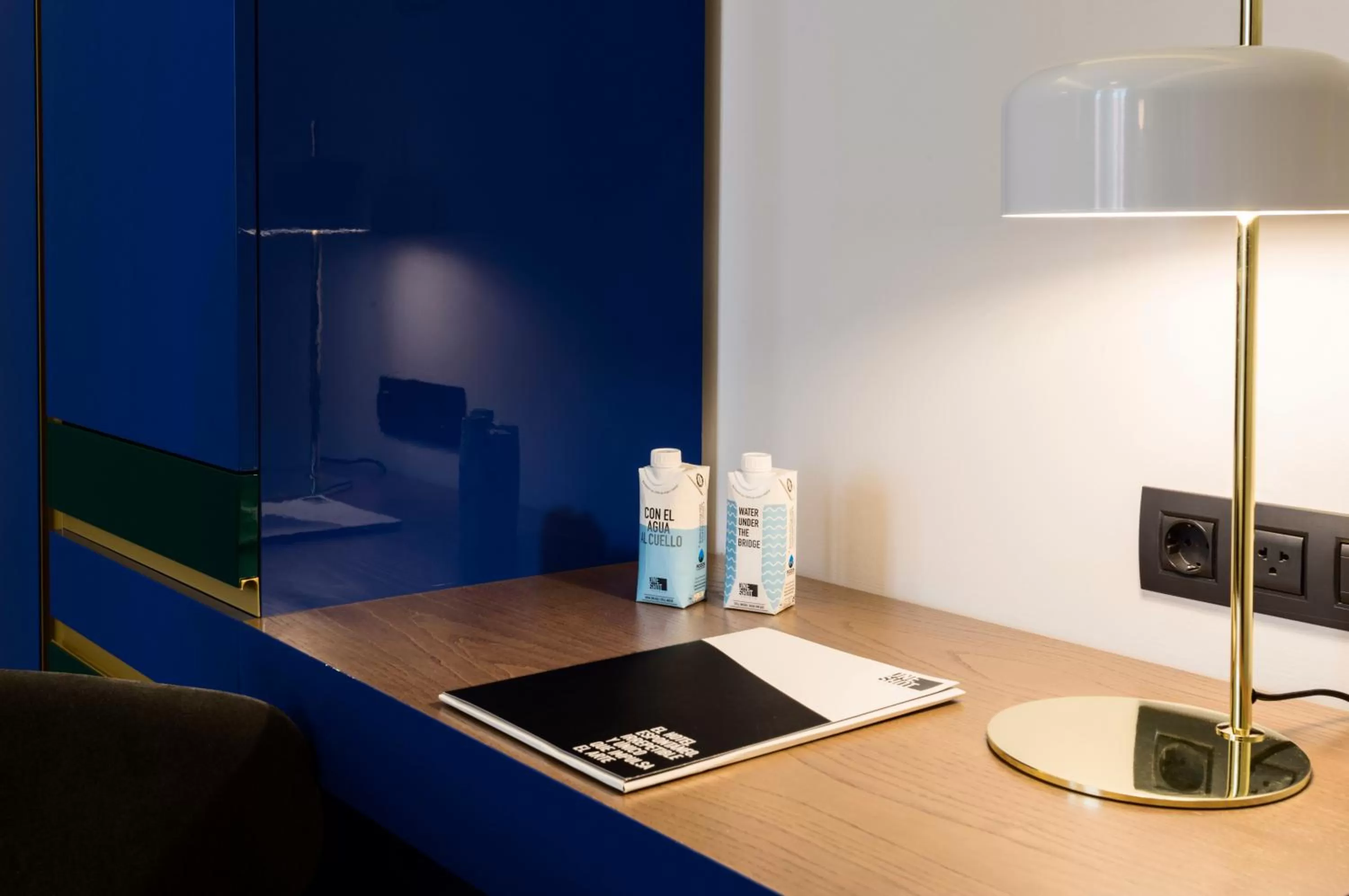 Seating area in One Shot Fortuny