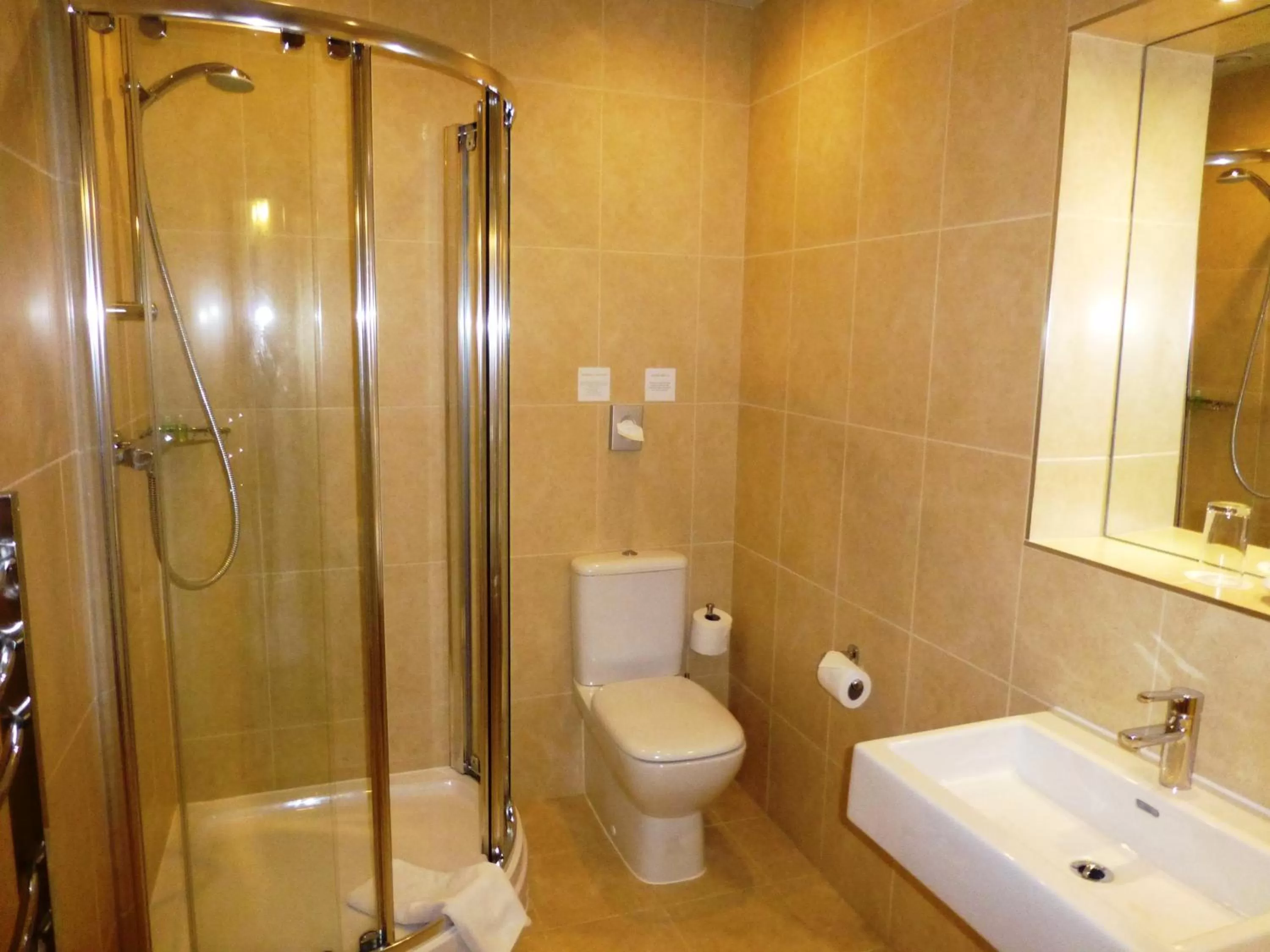 Bathroom in The Riverside House Hotel