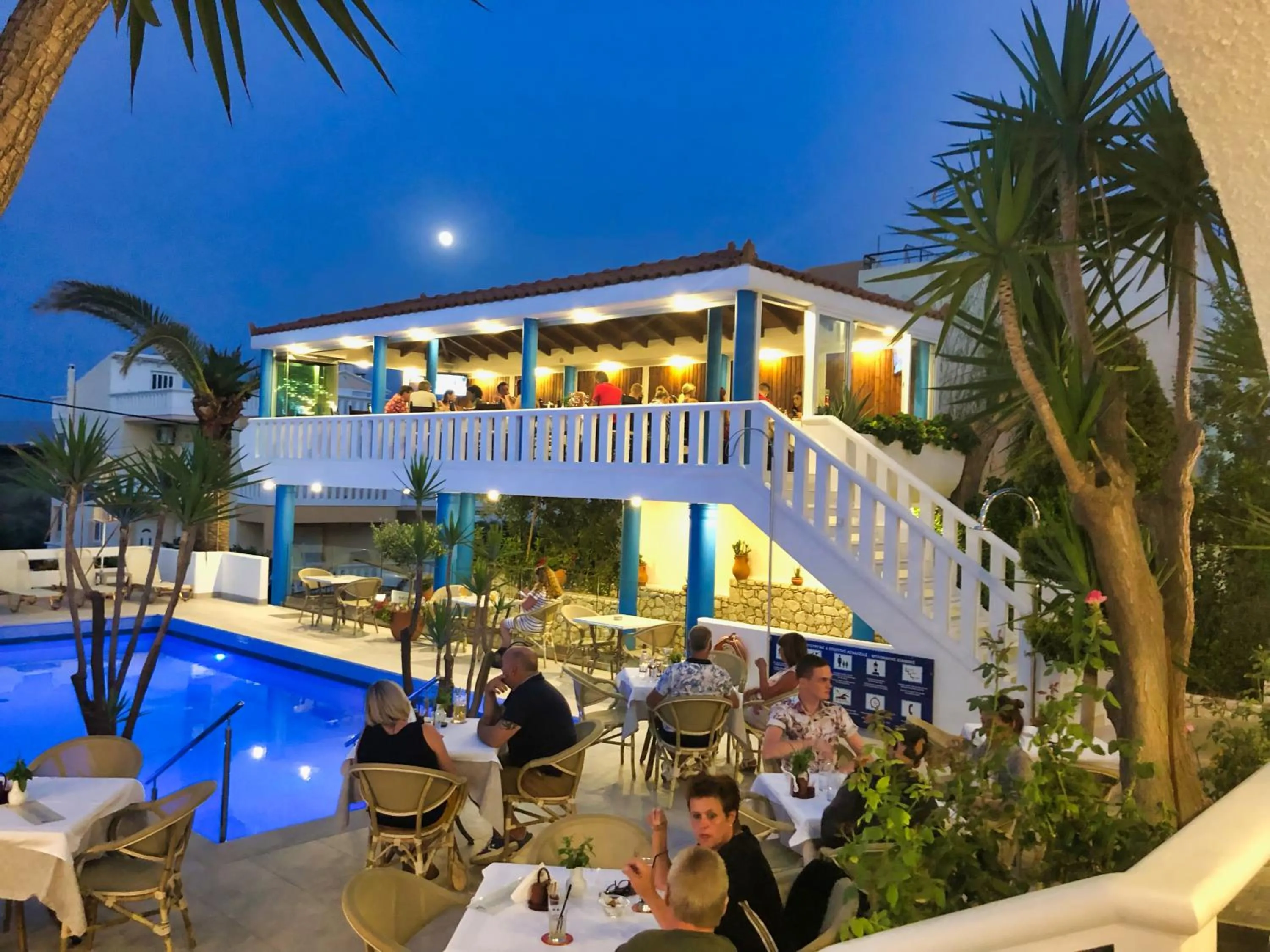 Restaurant/places to eat in Folia Apartments Chania