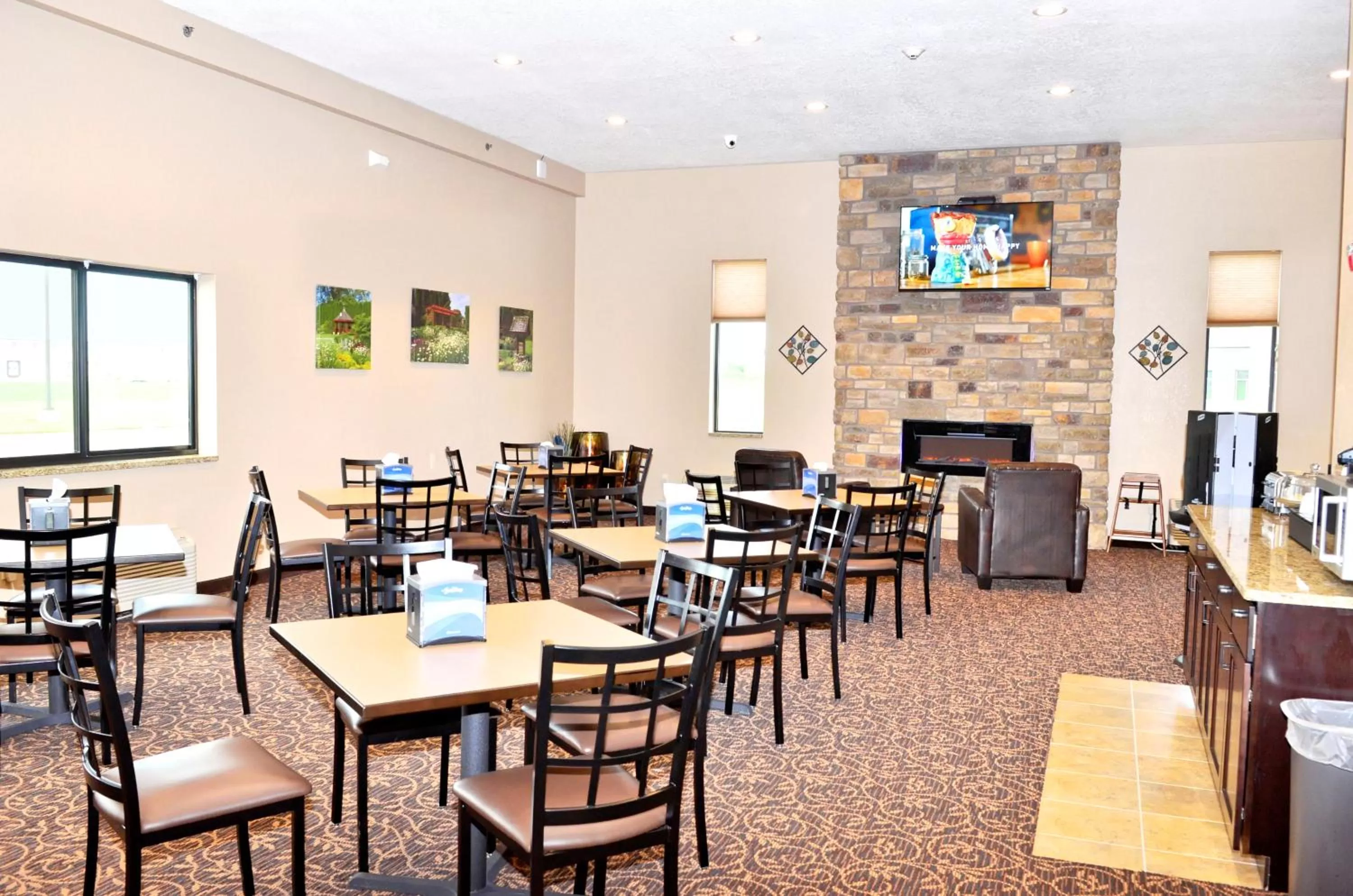 Restaurant/places to eat in Cobblestone Inn & Suites - Monticello