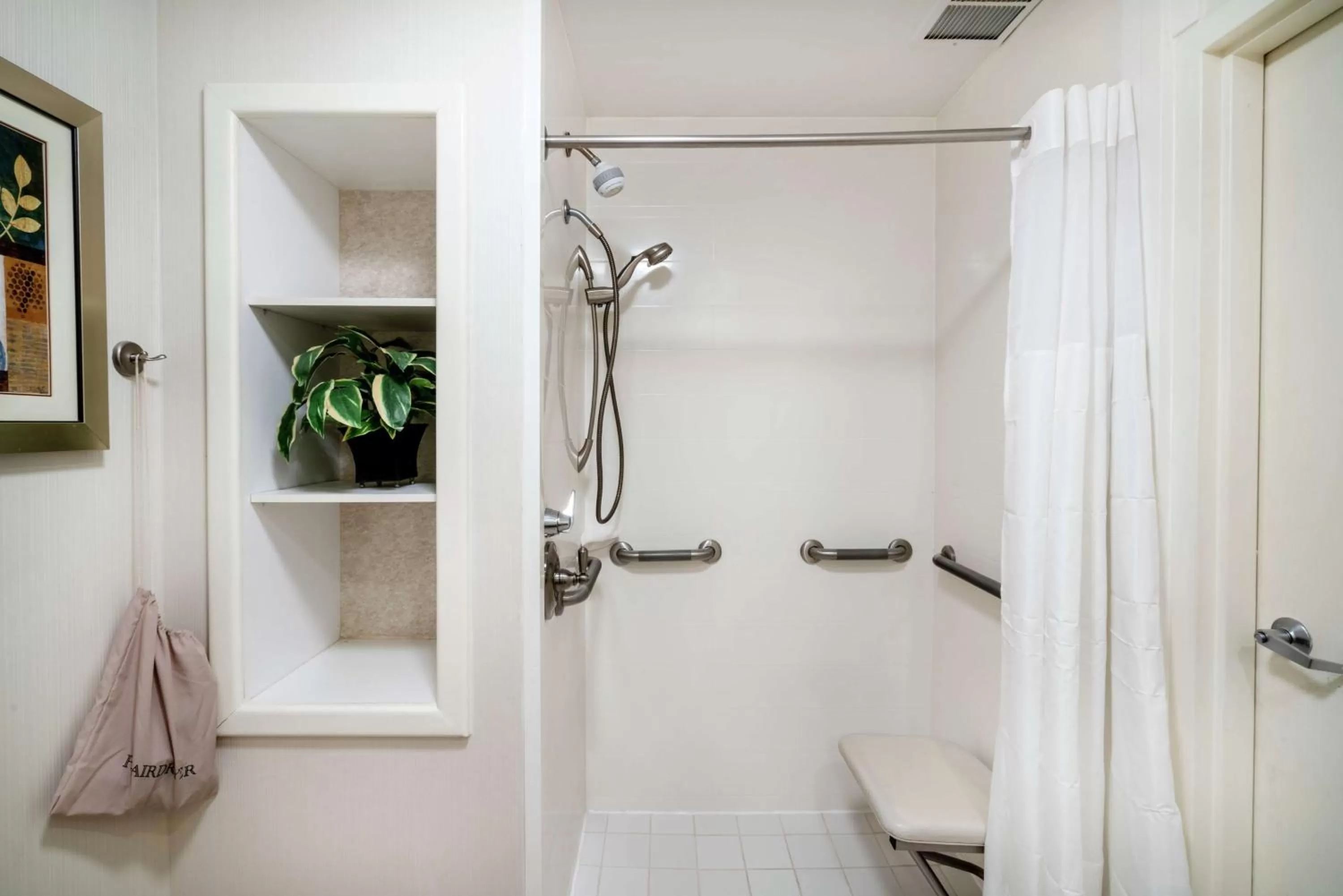 Bathroom in Hampton Inn & Suites Mooresville