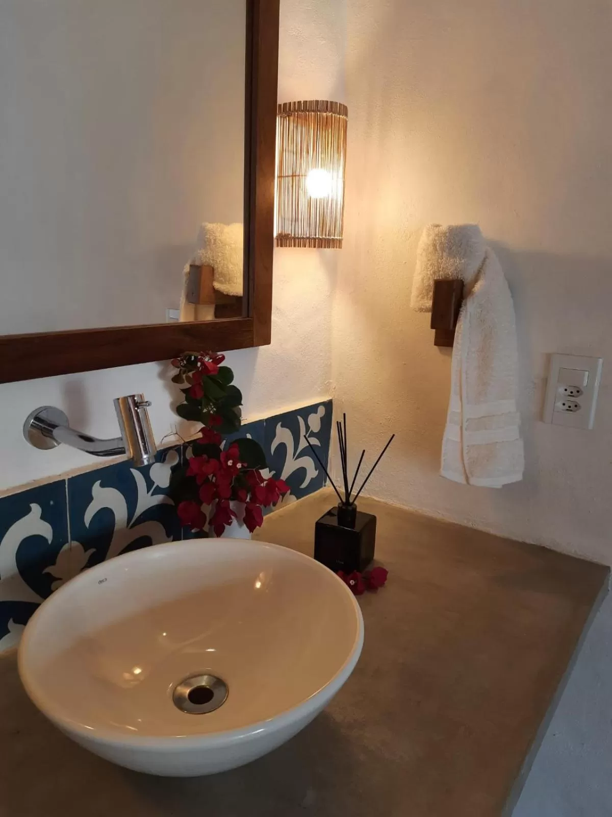 Bathroom in Arataba Hotel Boutique e Bistrô - 150 mts do mar