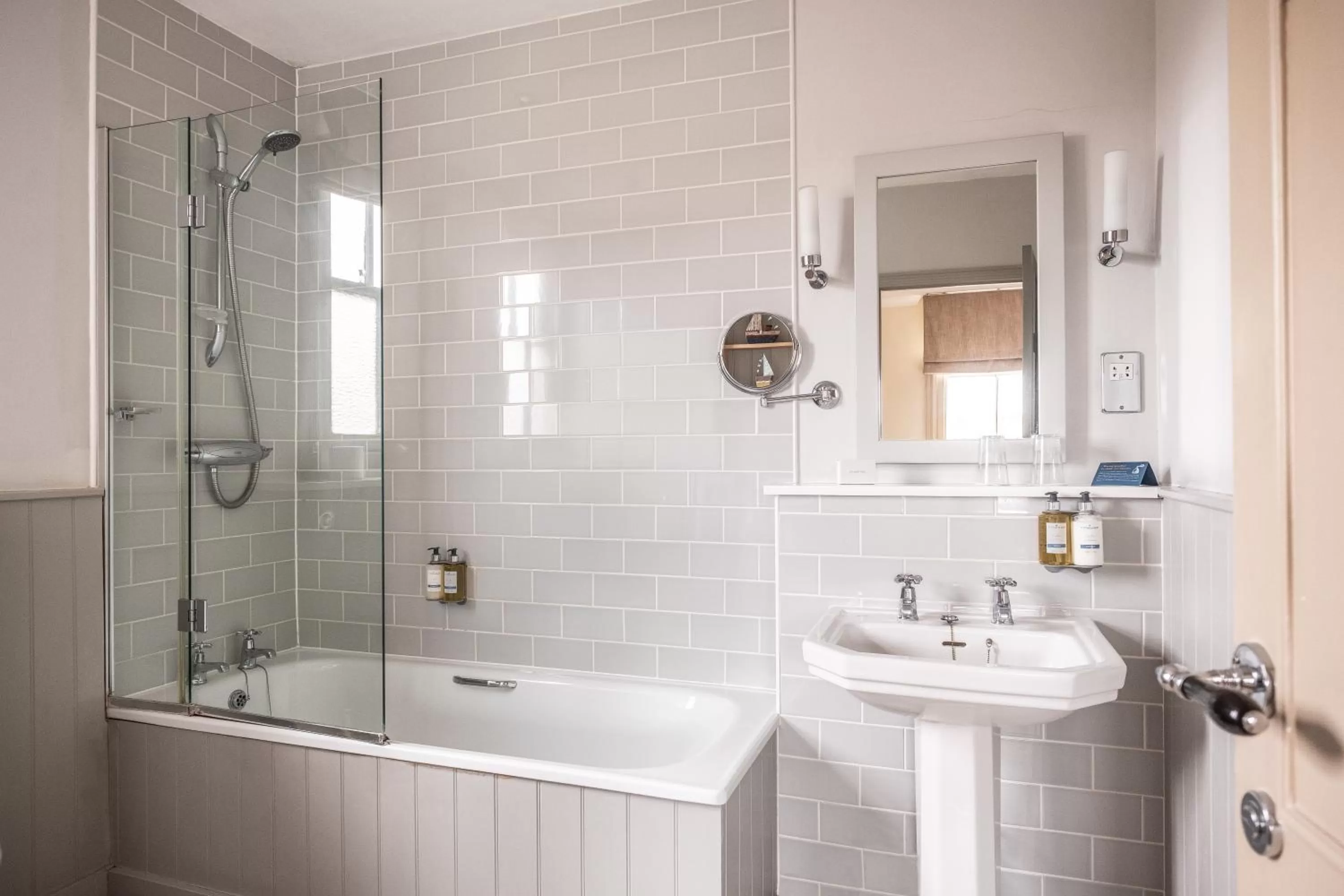 Shower in Crown Hotel