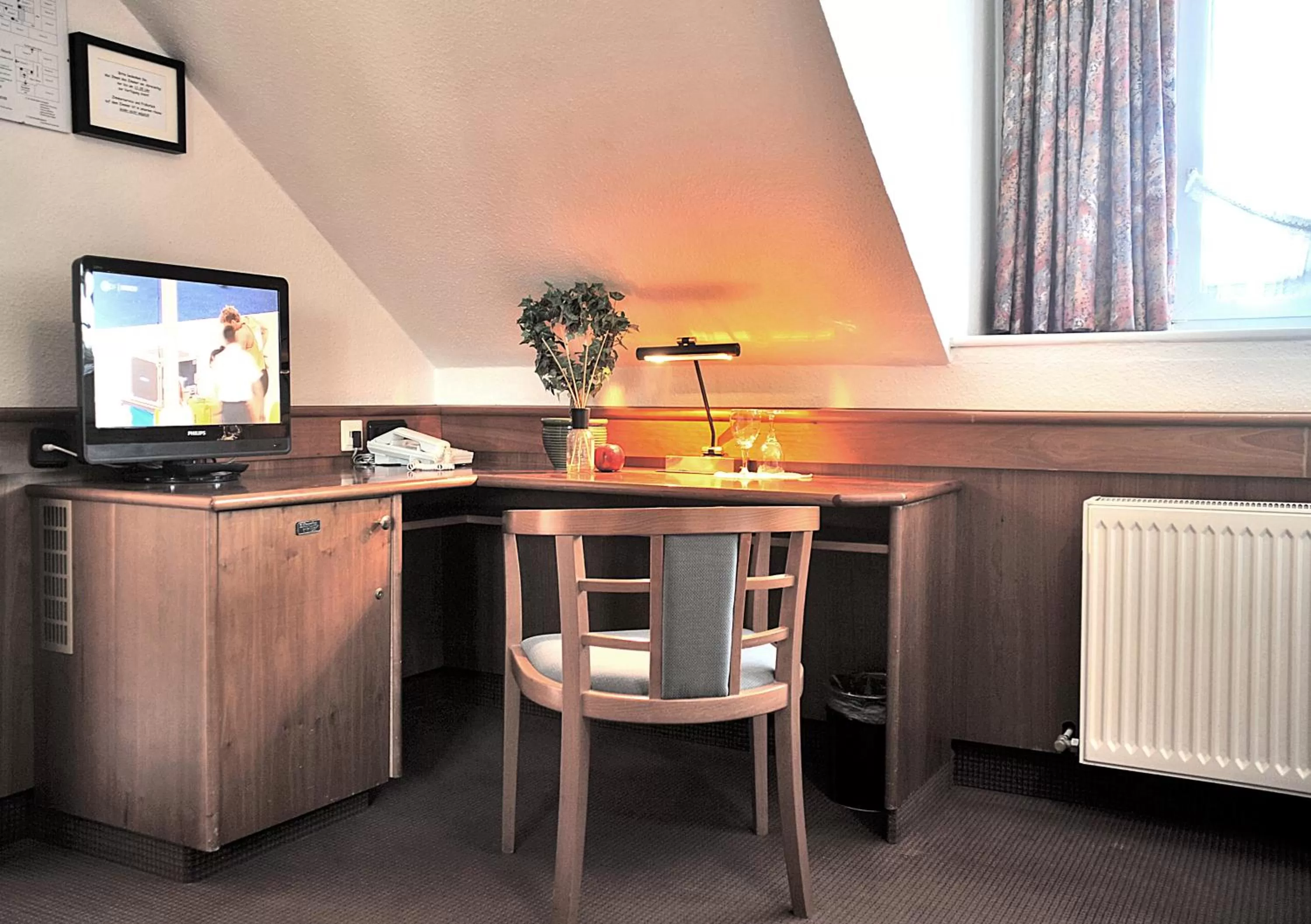 TV and multimedia, TV/Entertainment Center in Hotel und Landhaus 'Kastanie'