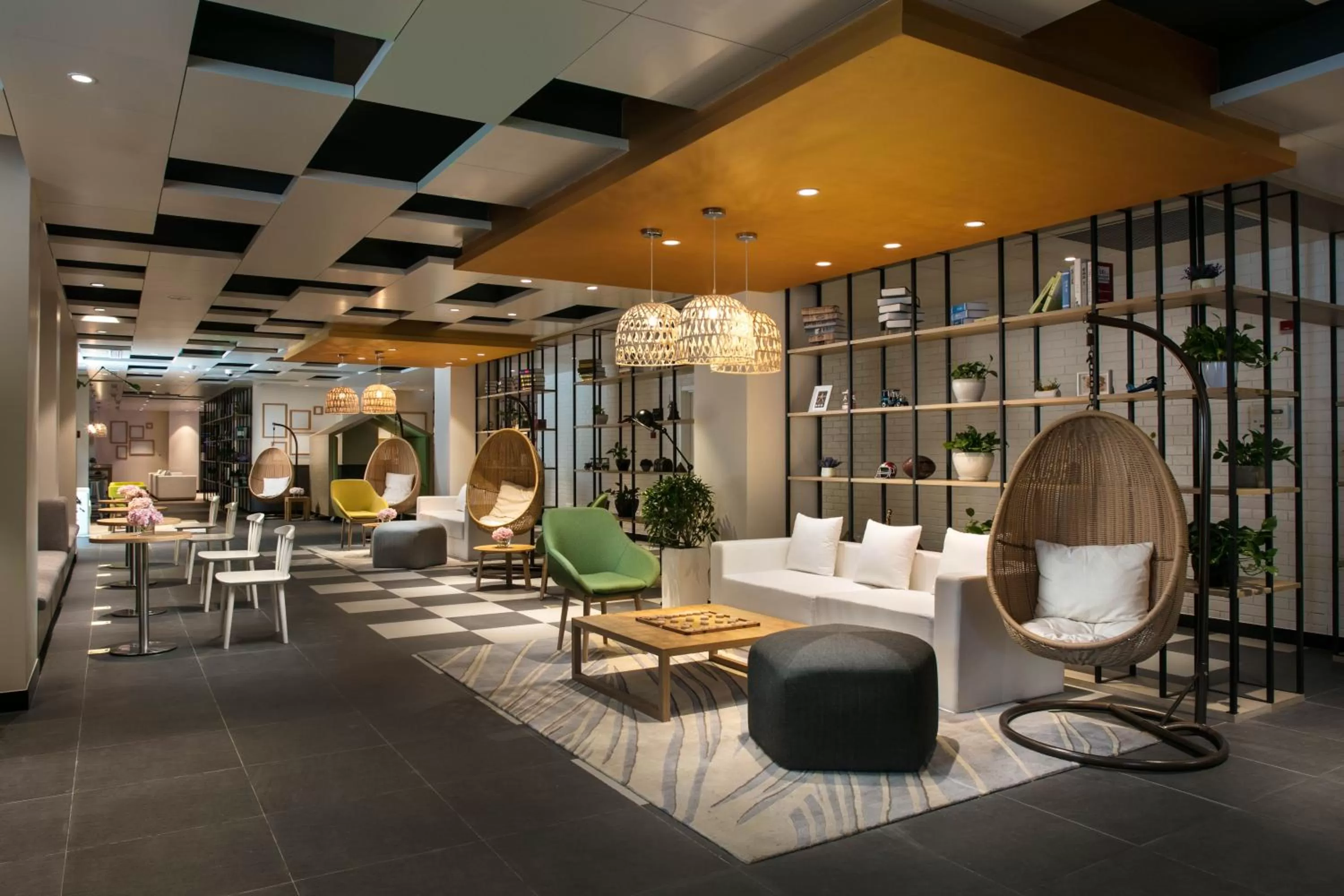 Library in Campanile Hotel - Shanghai Jing'an Temple