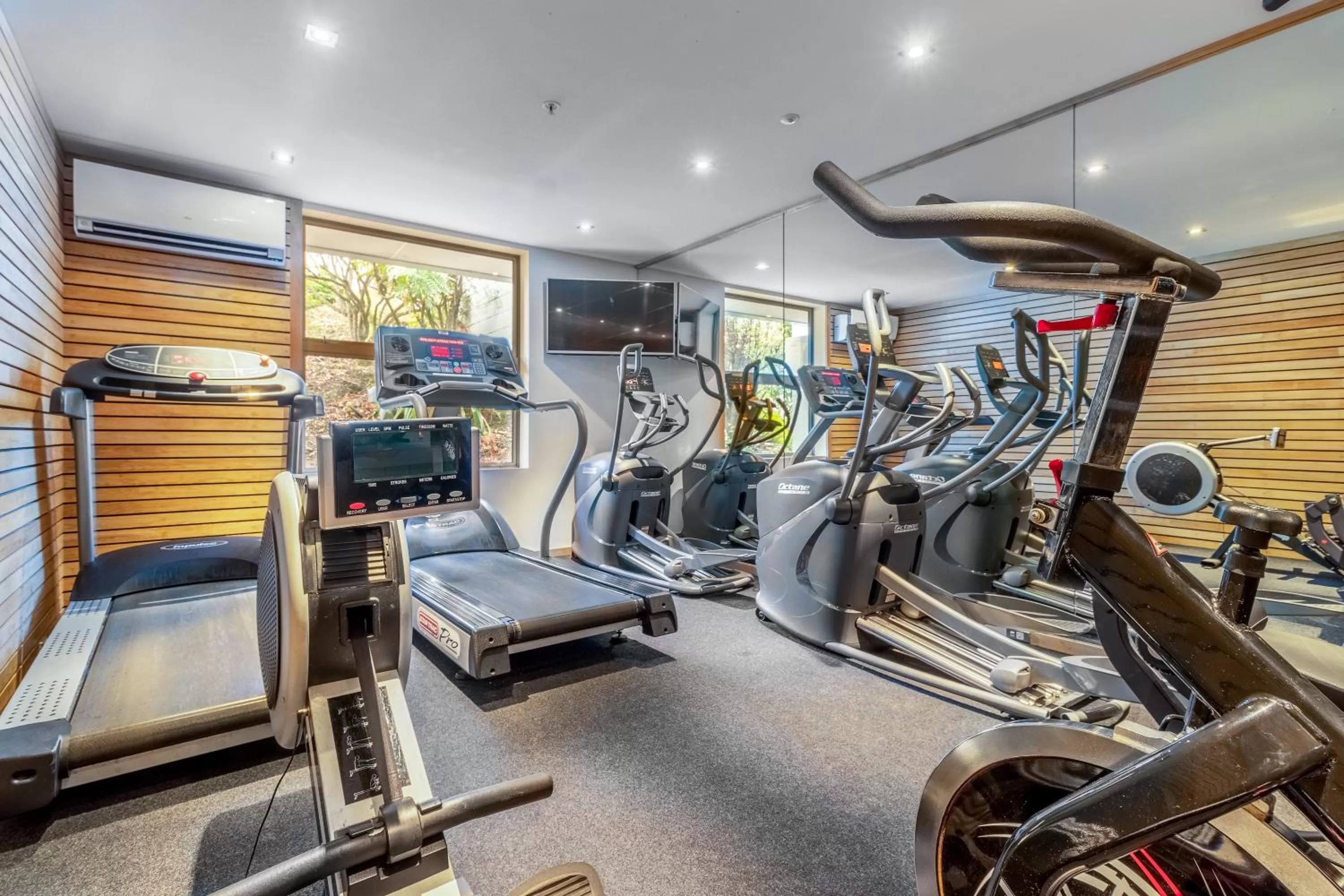 Fitness centre/facilities in Crowne Plaza Queenstown by IHG