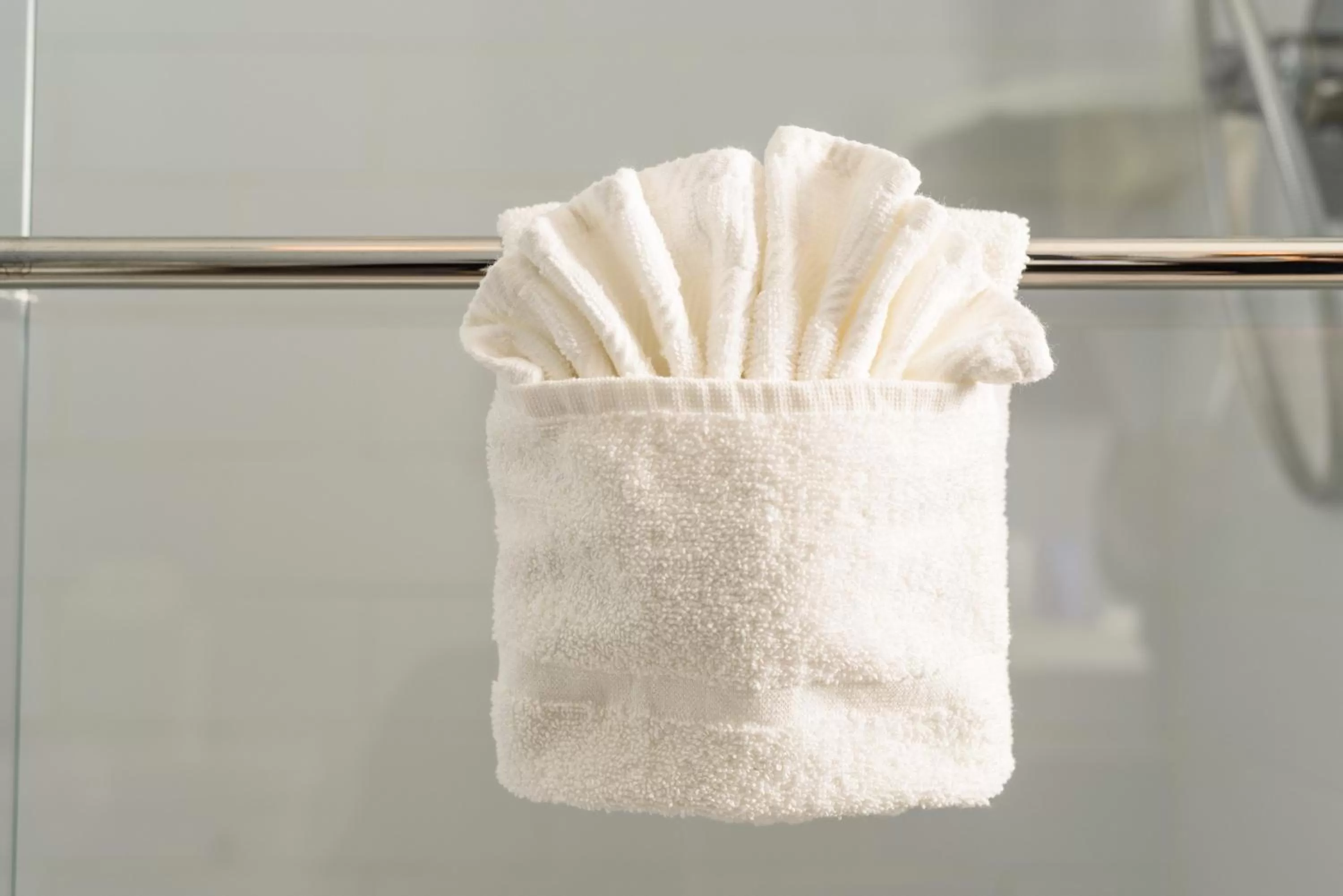 Shower in Marker 8 Hotel and Marina