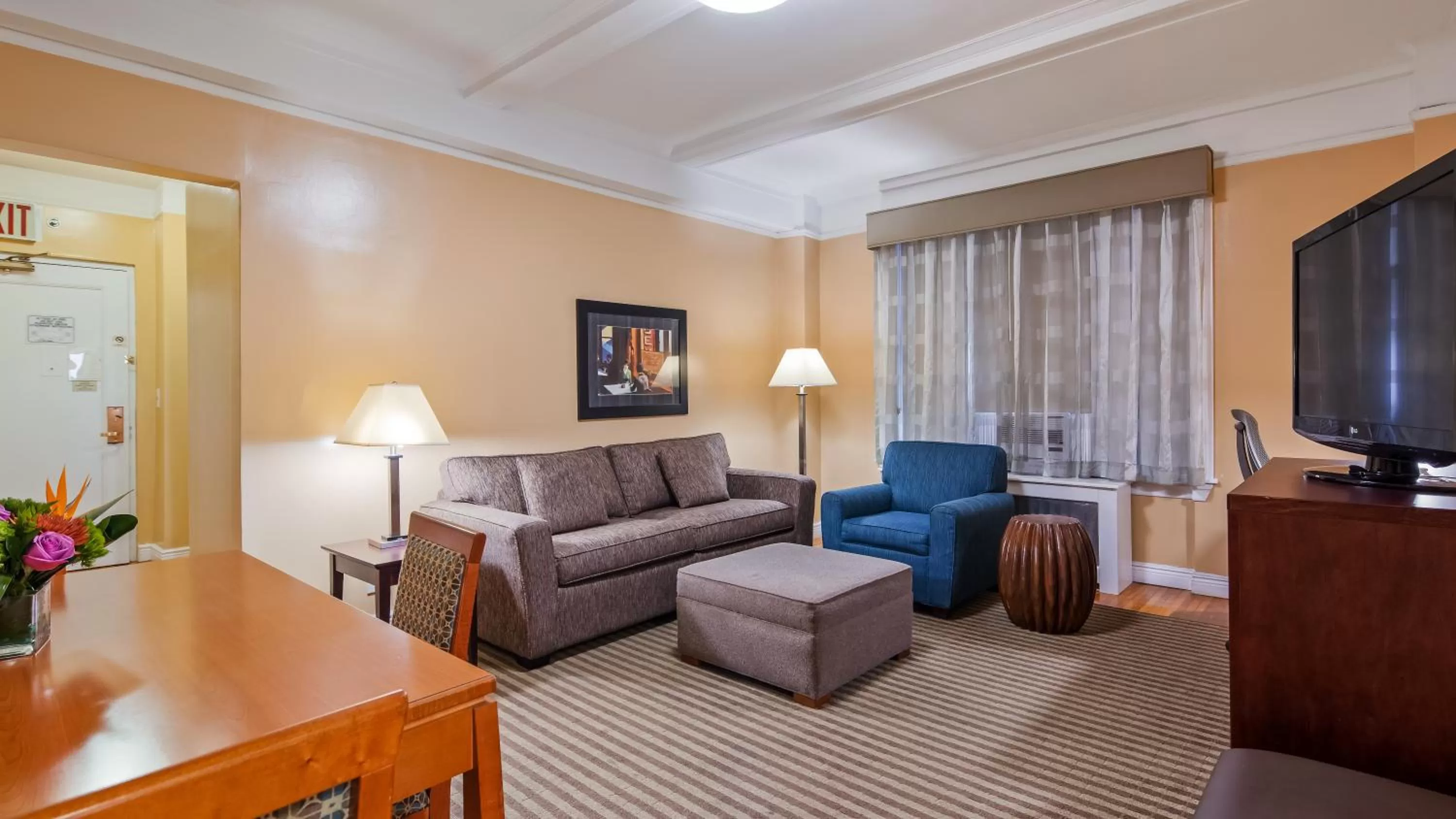 Living room in Best Western Plus Hospitality House Suites