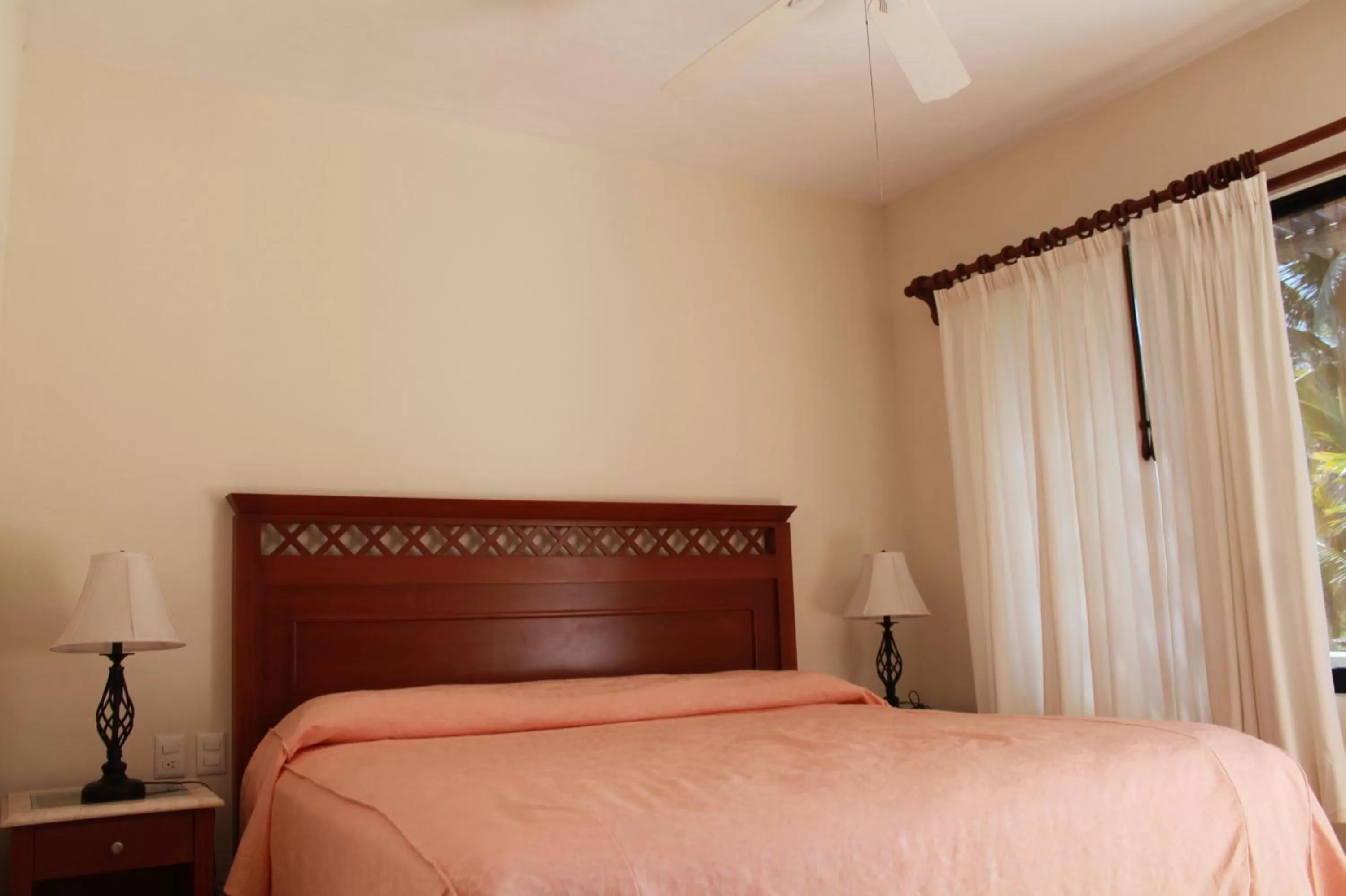 Bedroom, Bed in Hotel Villa Kiin