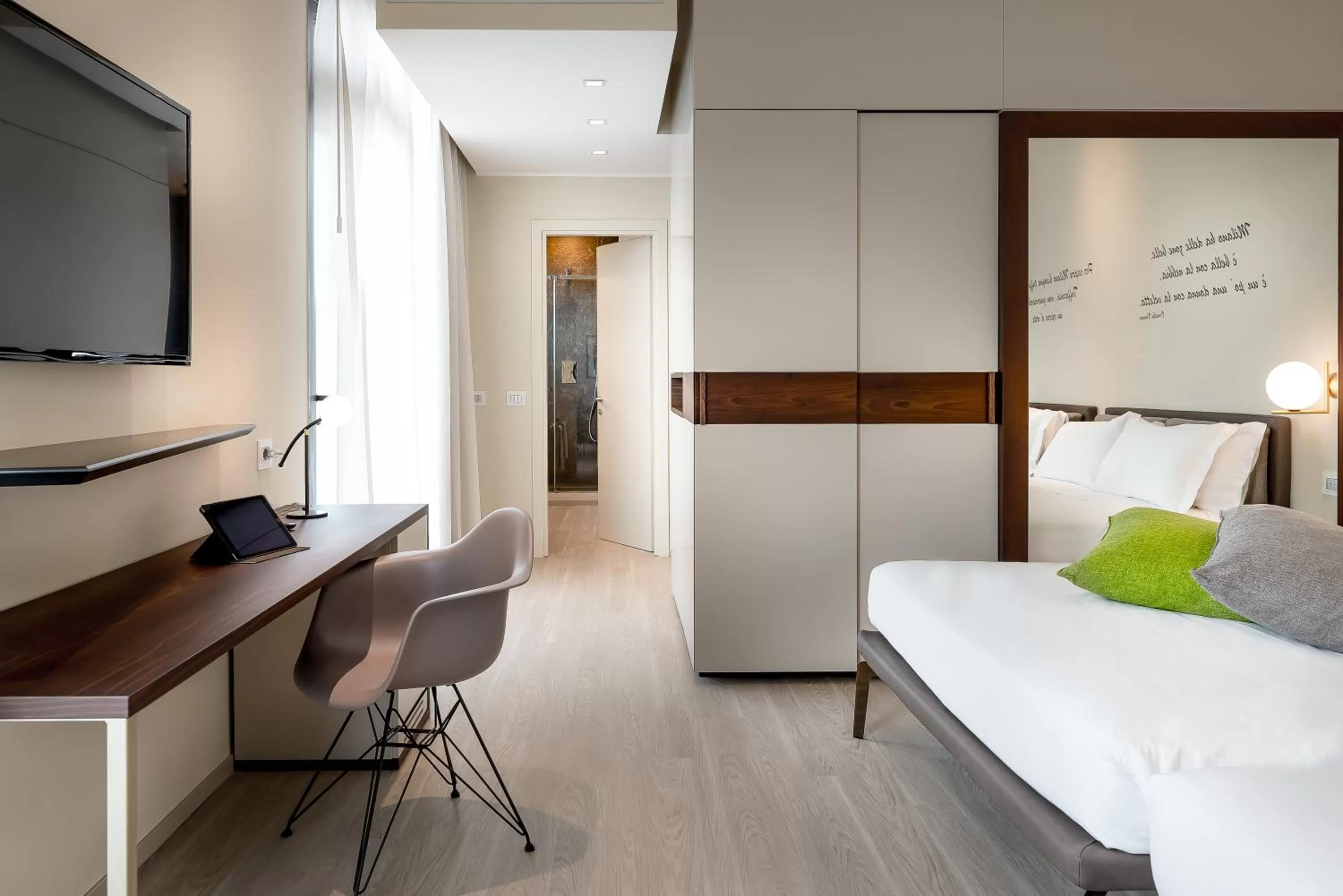 Bedroom, Bed in Hotel Canada