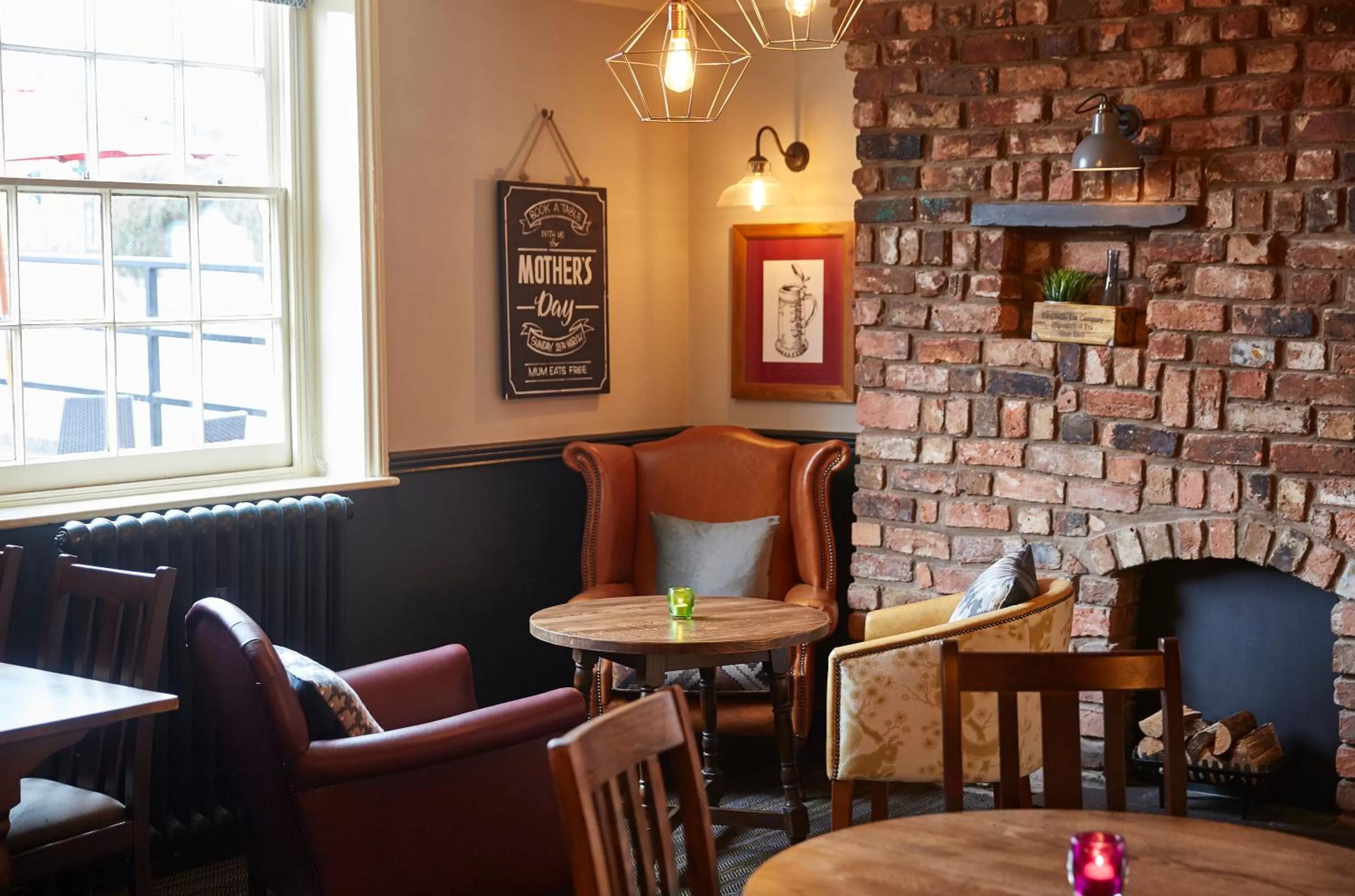 Seating area in Pen and Parchment by Greene King Inns