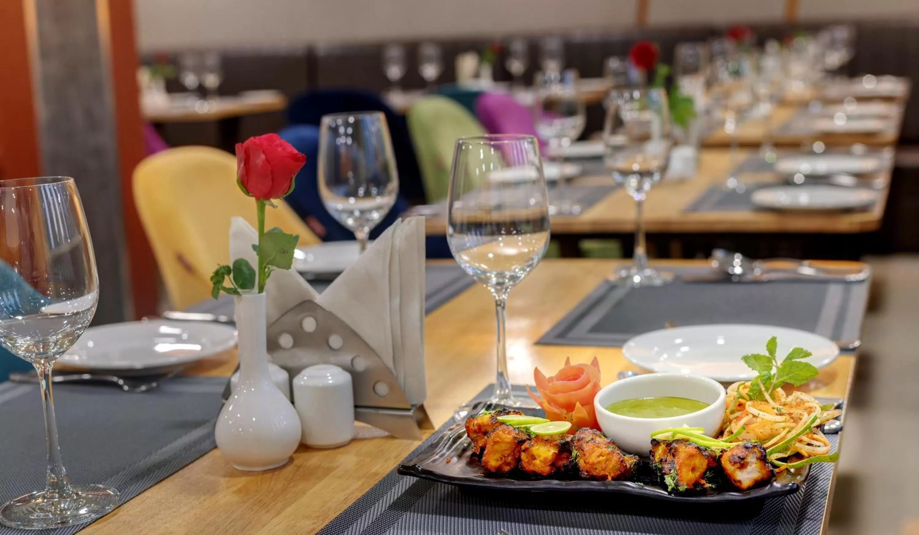 Restaurant/places to eat in Click Hotel Guwahati