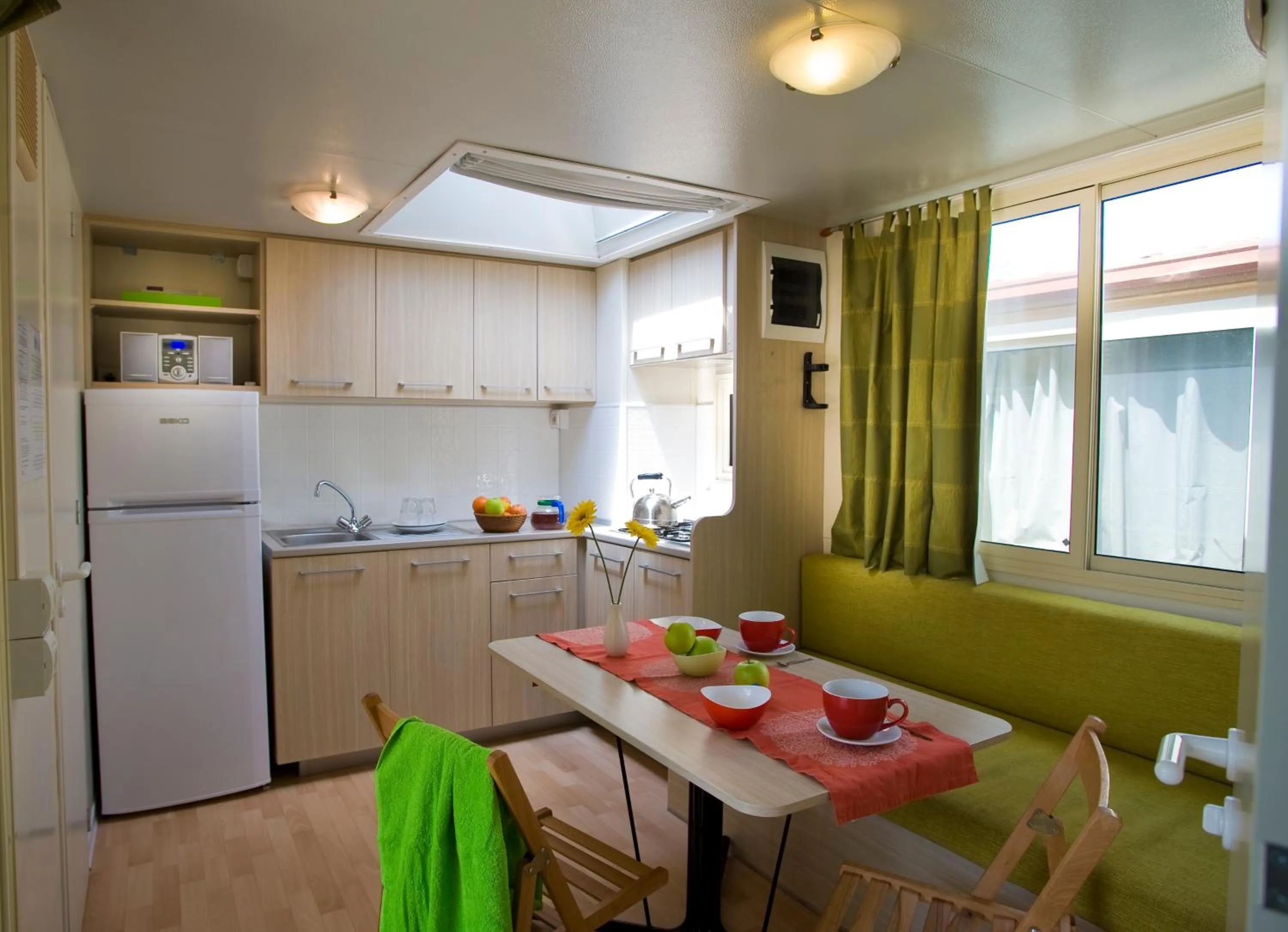 Kitchen or kitchenette in hu Roma Camping In Town