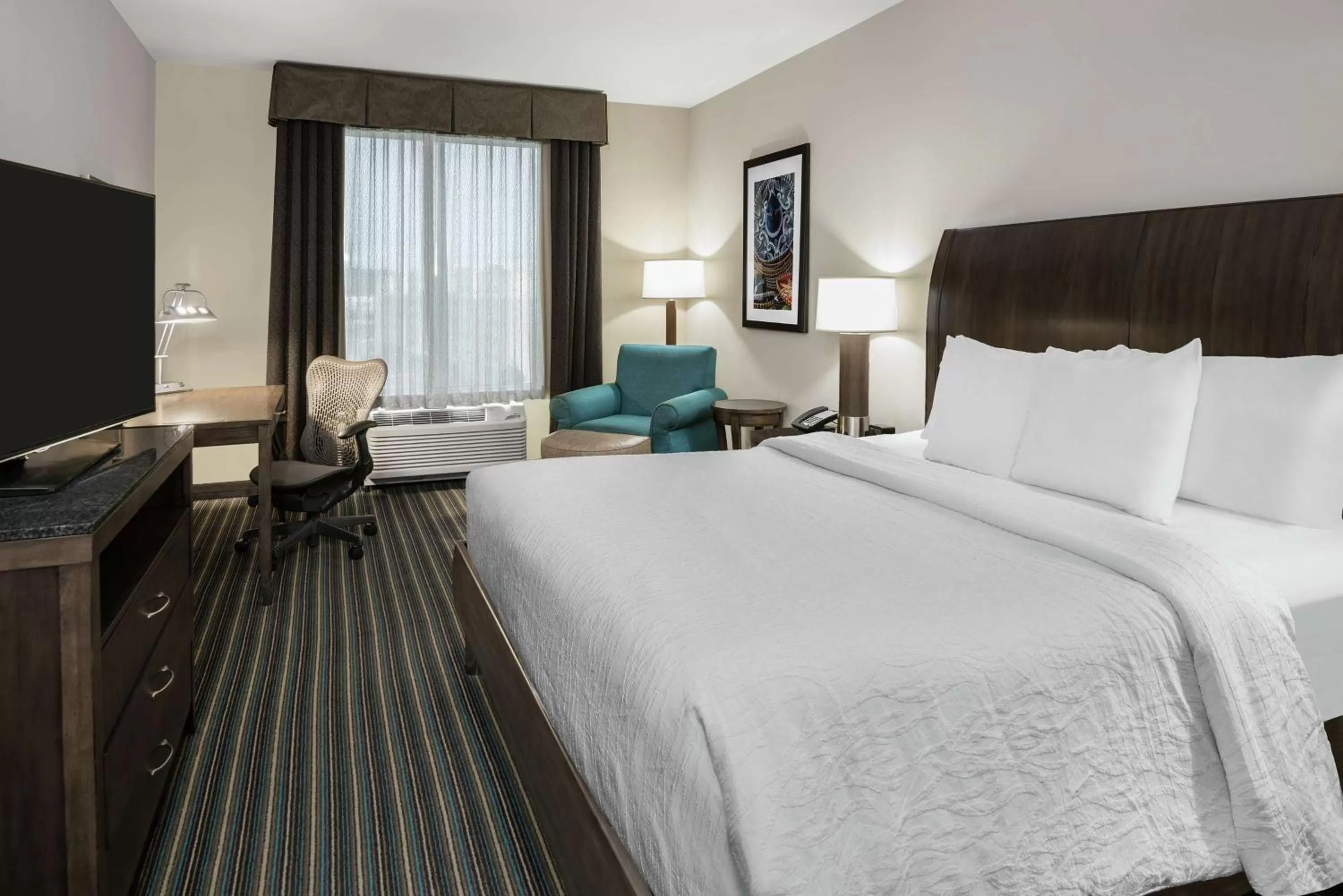 Bedroom, Bed in Hilton Garden Inn San Antonio/Rim Pass Drive