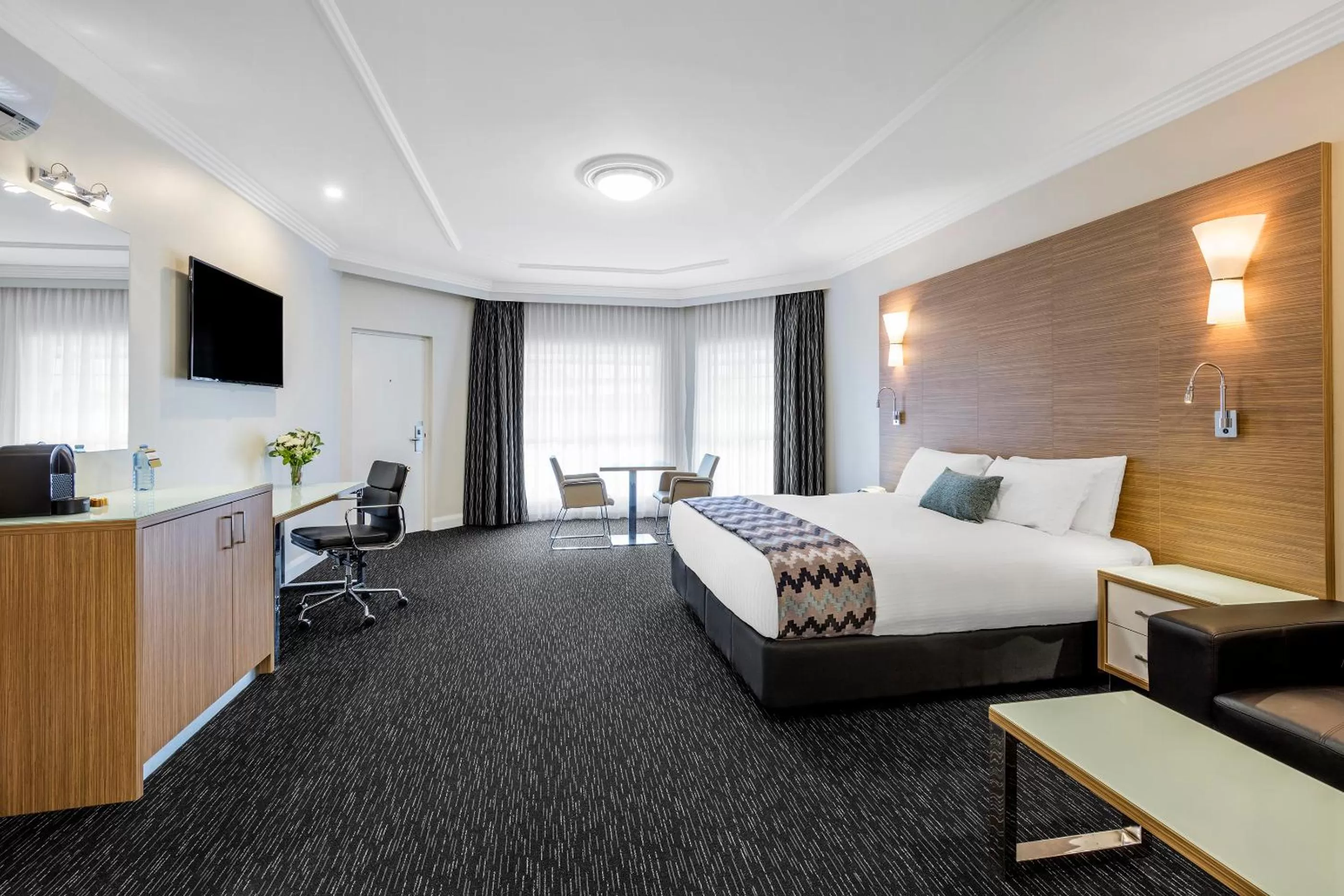 Bedroom, Bed in Mercure Goulburn