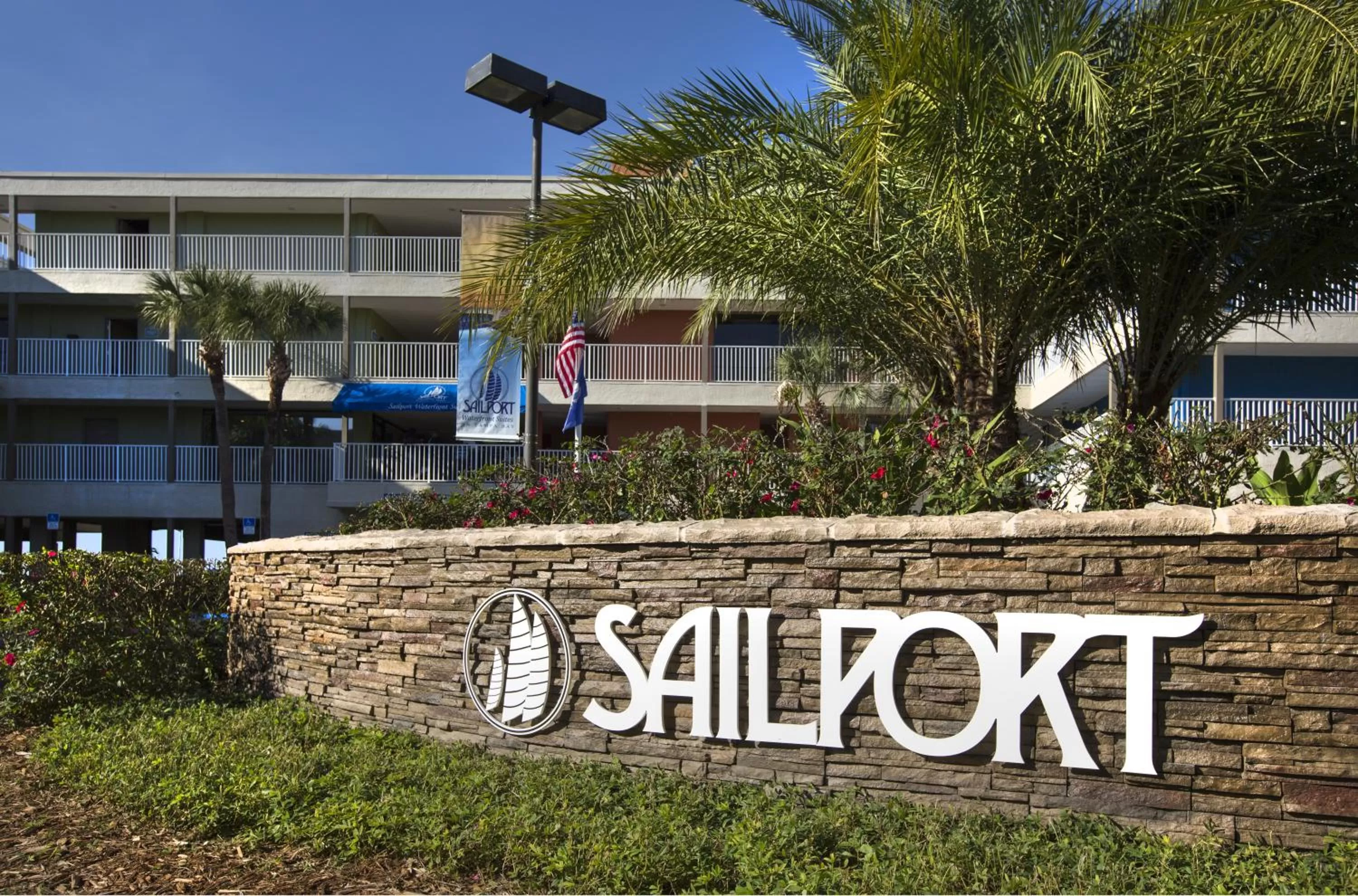 Facade/entrance in Sailport Waterfront Suites