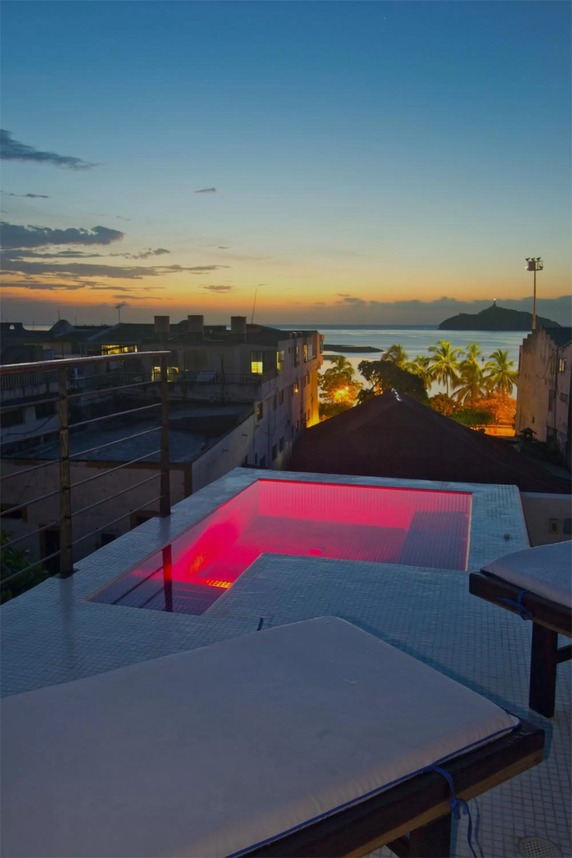 Balcony/Terrace, Swimming Pool in Casa de Isabella, a Kali Hotel